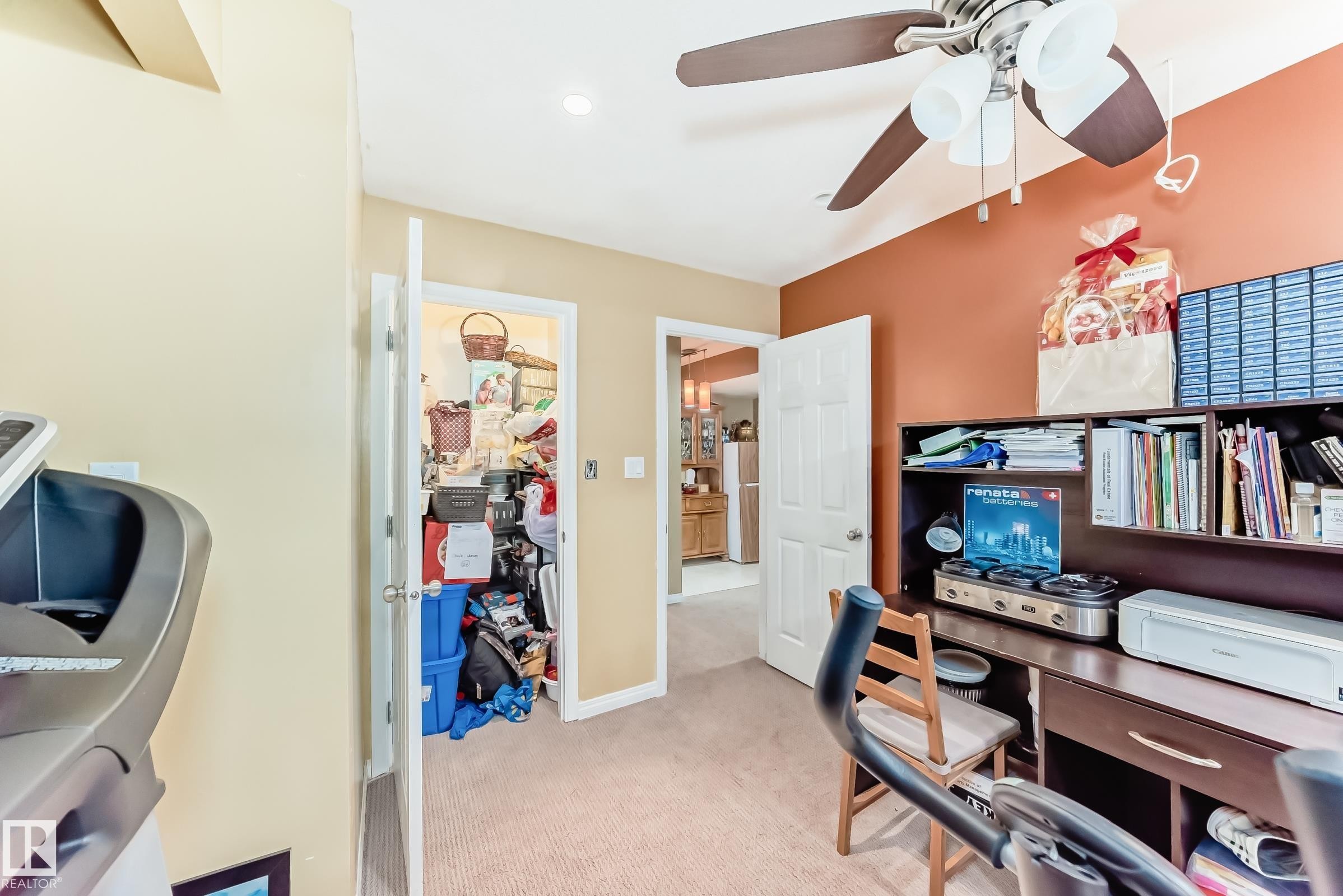 625 56 Street, Edmonton, AB - Indoor Photo Showing Office