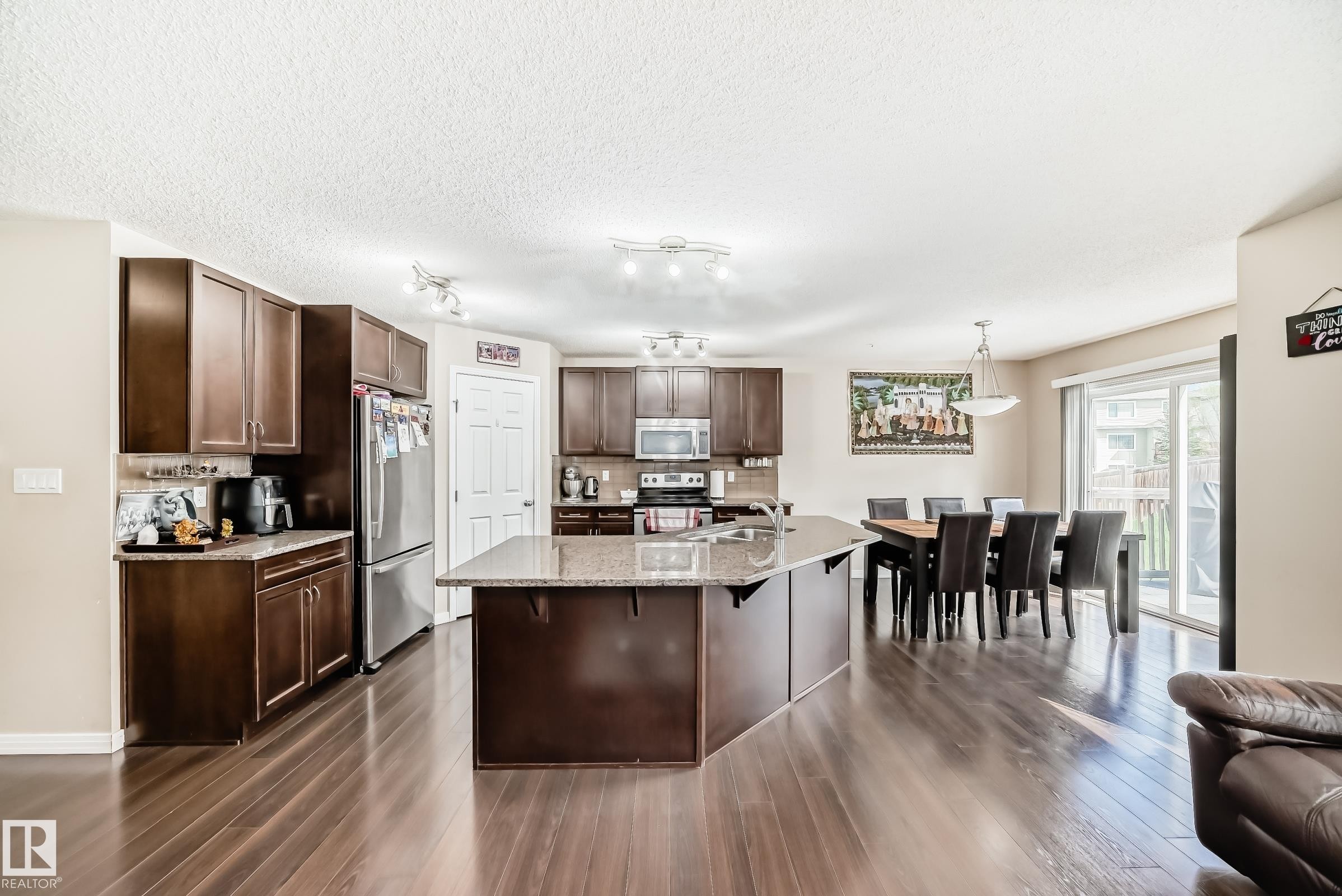 625 56 Street, Edmonton, AB - Indoor Photo Showing Kitchen
