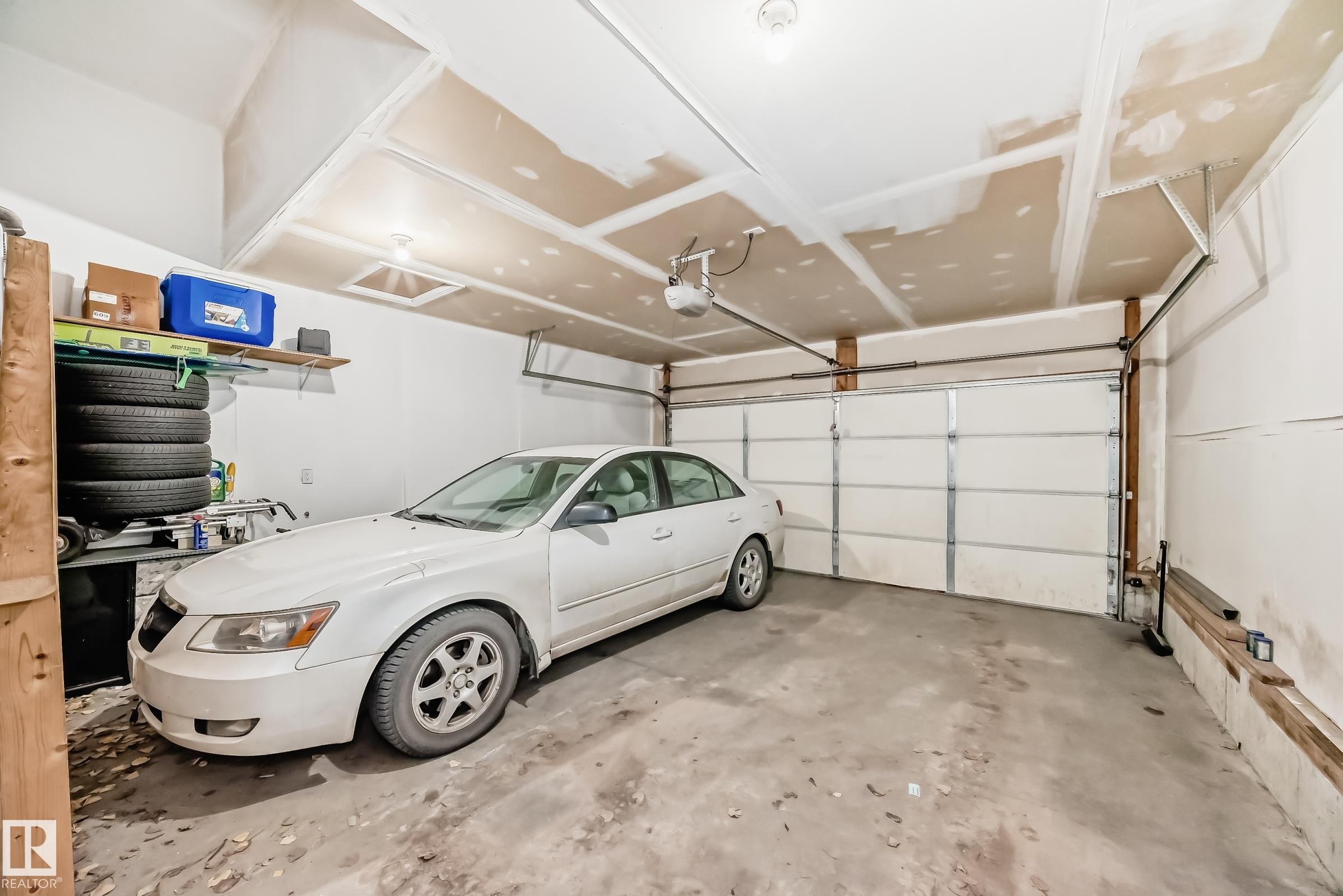 625 56 Street, Edmonton, AB - Indoor Photo Showing Garage