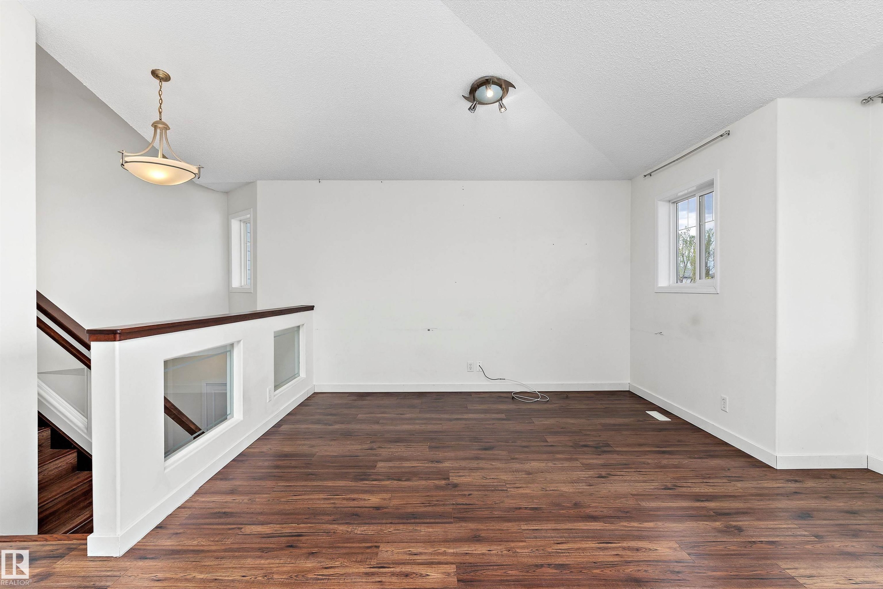 583 Leger Way, Edmonton, AB - Indoor Photo Showing Other Room