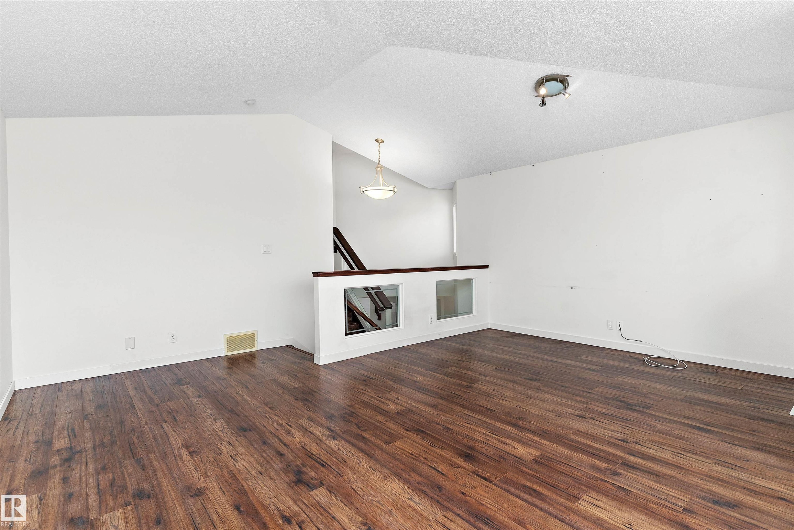 583 Leger Way, Edmonton, AB - Indoor Photo Showing Other Room