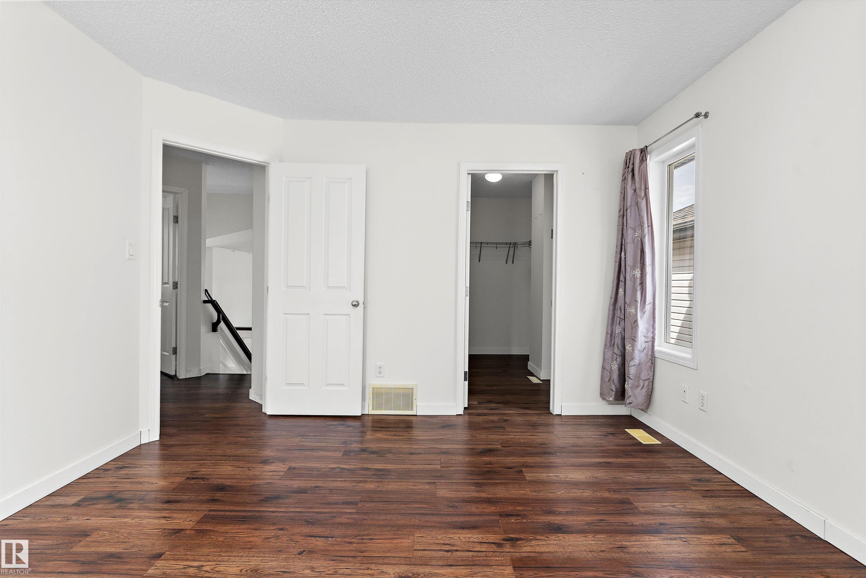583 Leger Way, Edmonton, AB - Indoor Photo Showing Other Room