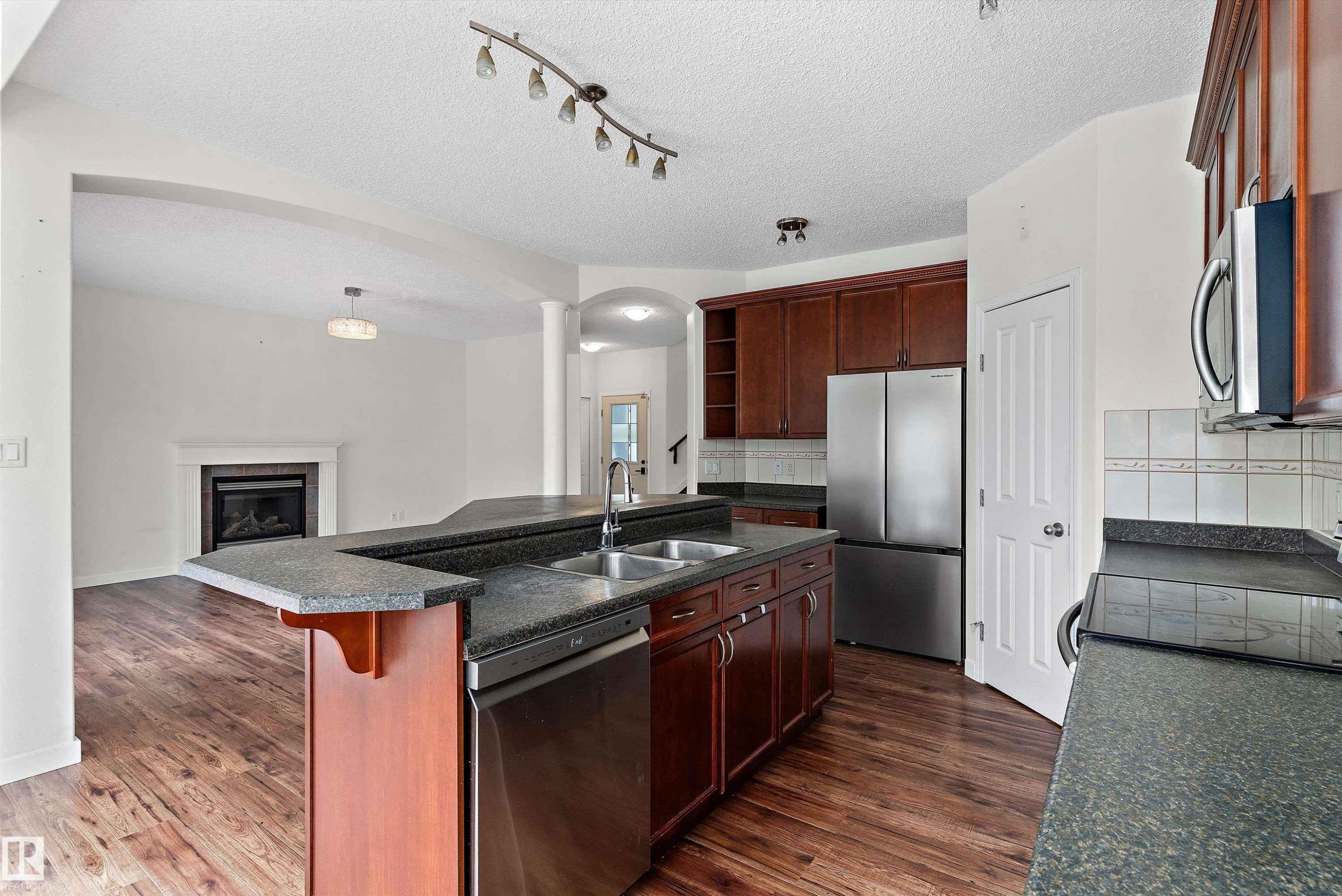 583 Leger Way, Edmonton, AB - Indoor Photo Showing Kitchen With Double Sink