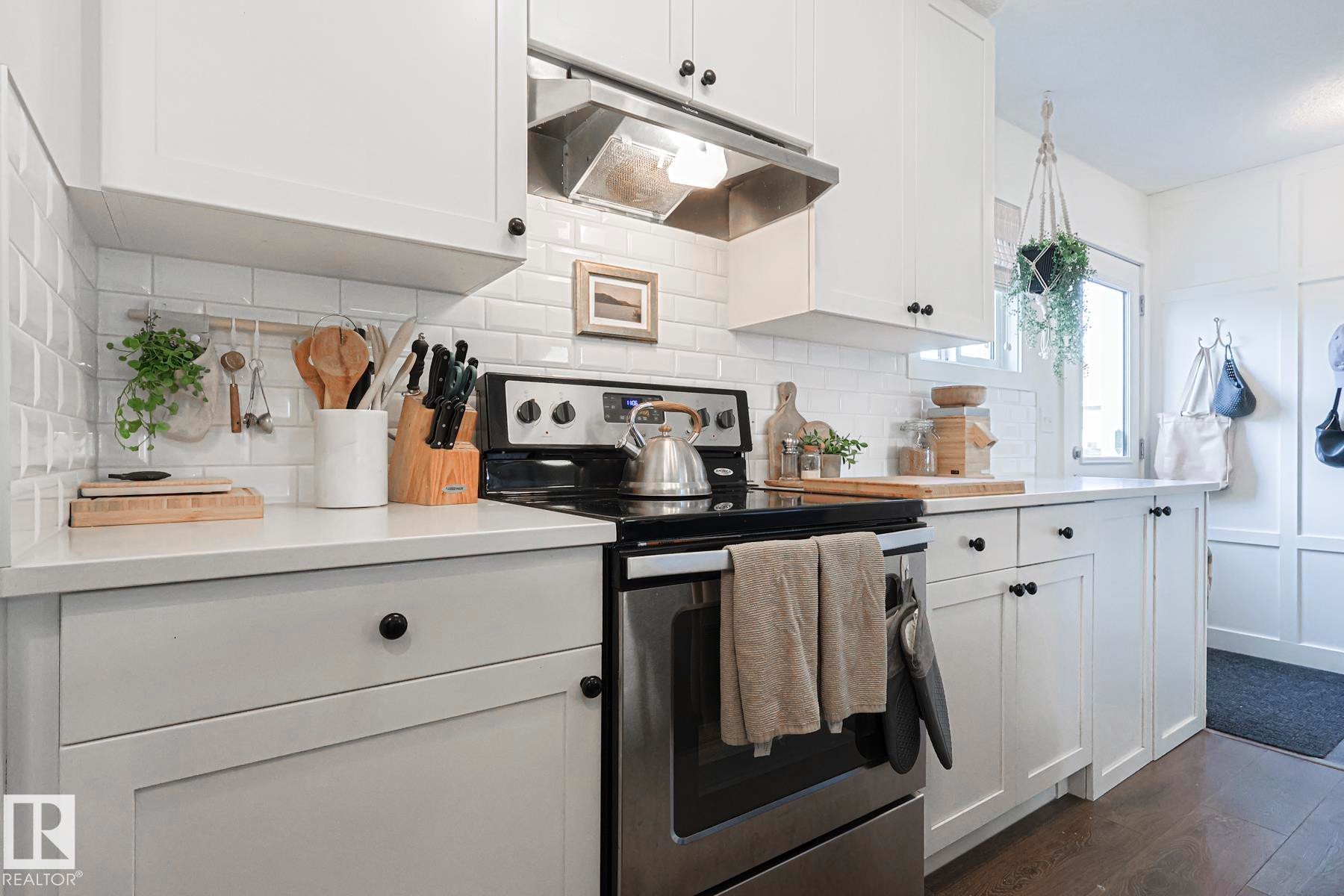 8952 218 Street, Edmonton, AB - Indoor Photo Showing Kitchen