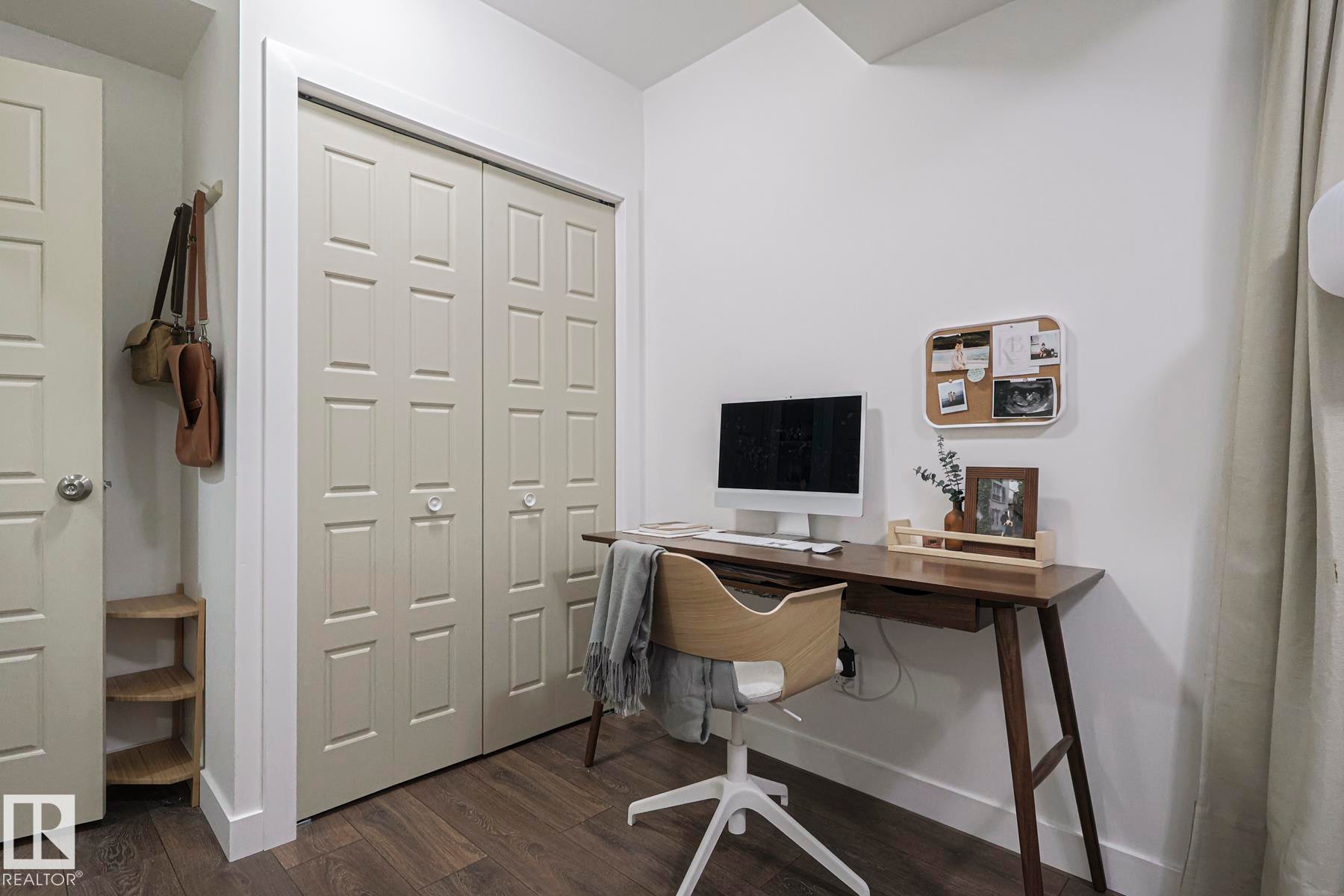 8952 218 Street, Edmonton, AB - Indoor Photo Showing Office