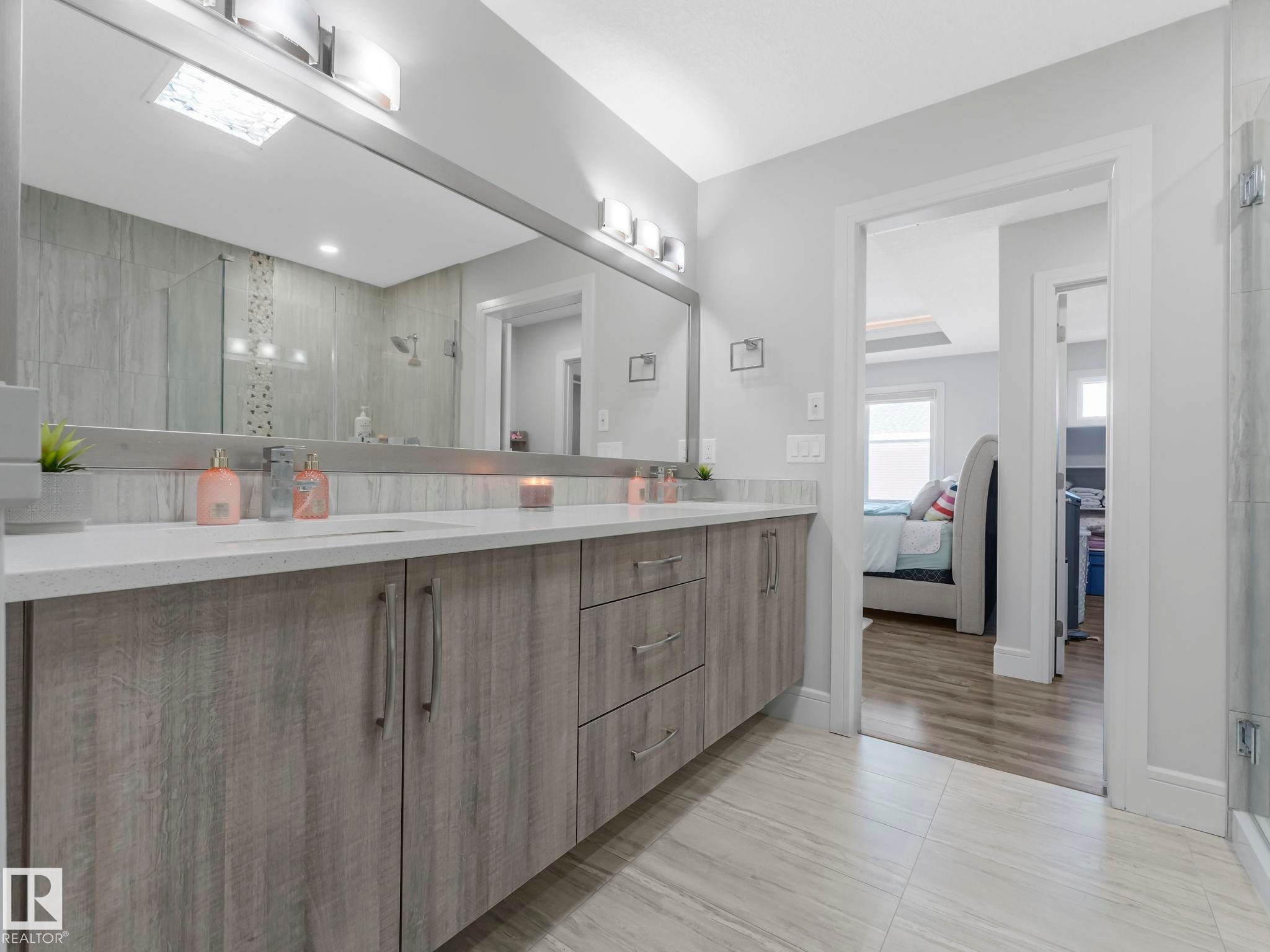 8641 Mayday Wynd, Edmonton, AB - Indoor Photo Showing Bathroom