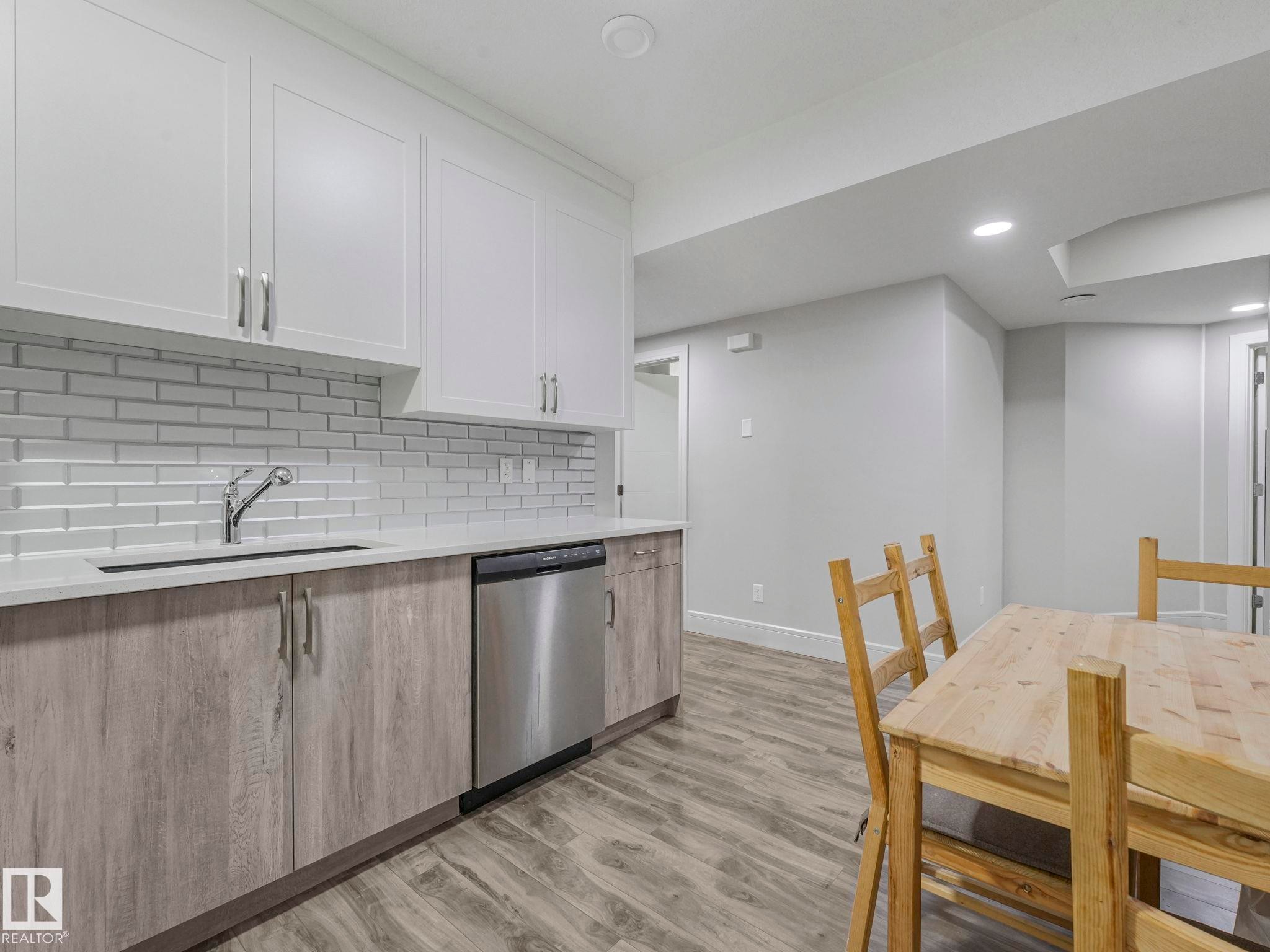 8641 Mayday Wynd, Edmonton, AB - Indoor Photo Showing Other Room