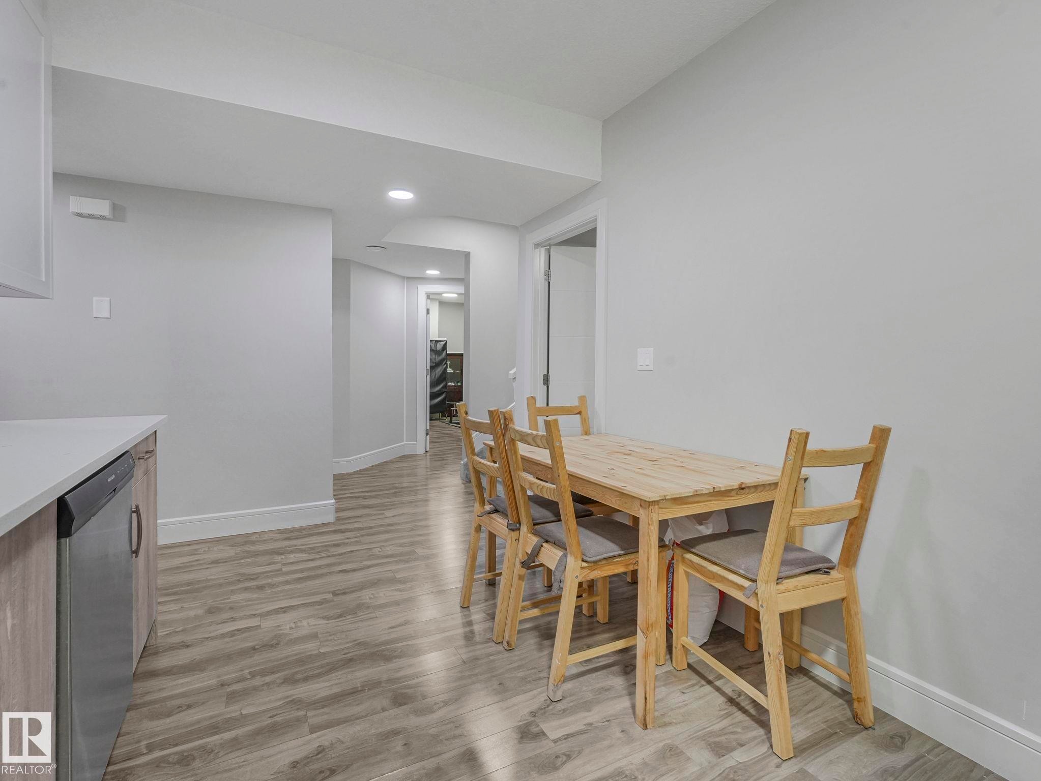8641 Mayday Wynd, Edmonton, AB - Indoor Photo Showing Dining Room