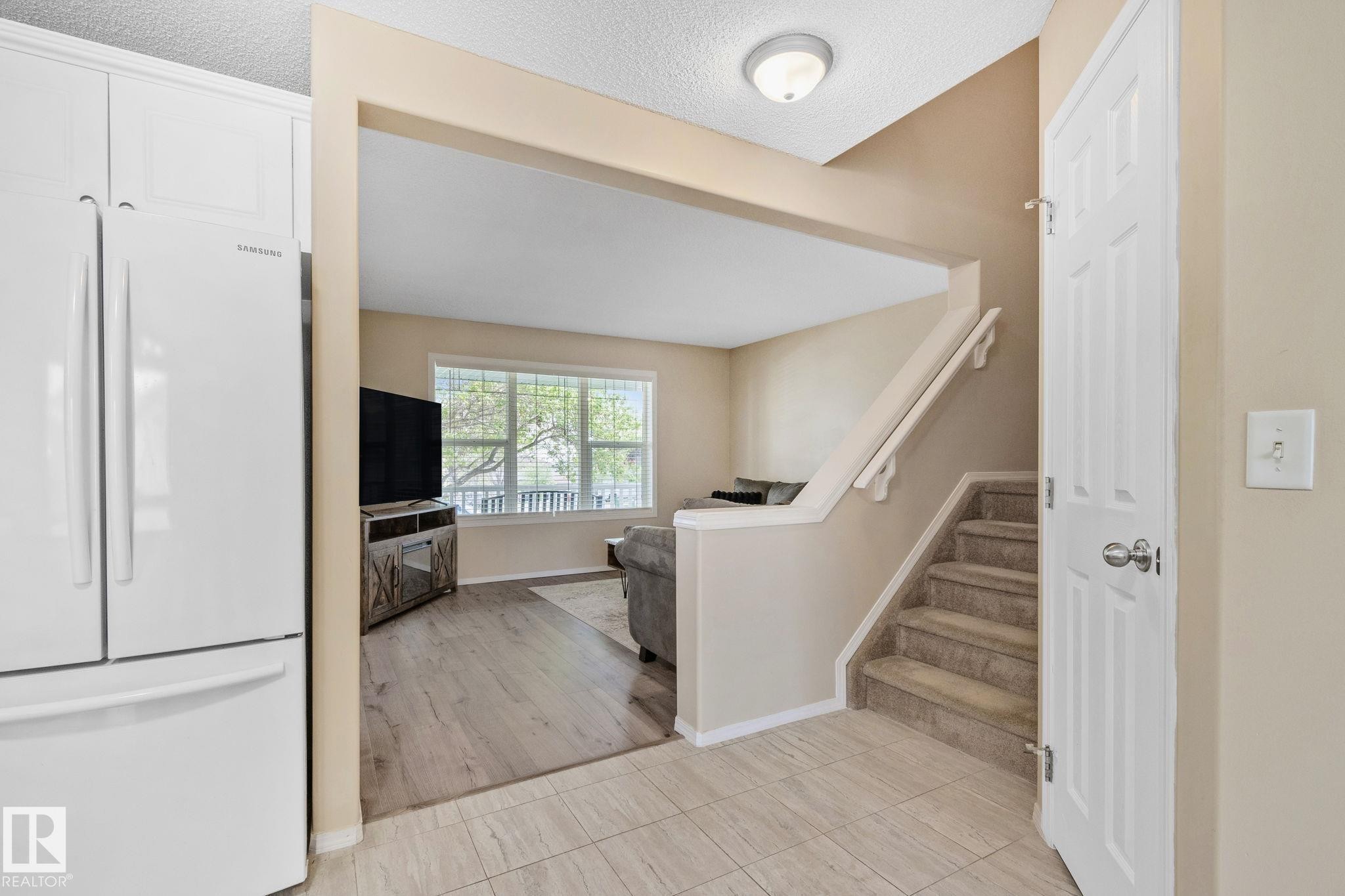 15608 44 Street, Edmonton, AB - Indoor Photo Showing Other Room