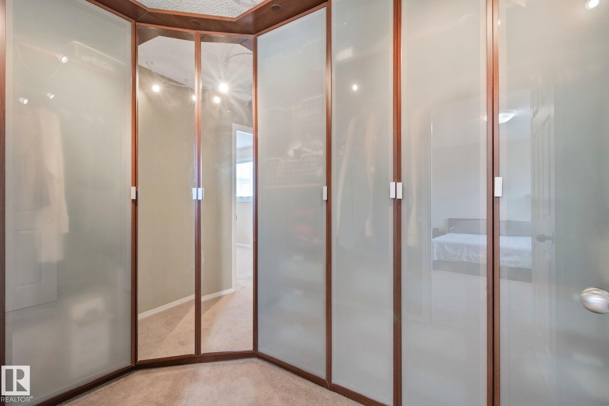 15608 44 Street, Edmonton, AB - Indoor Photo Showing Bathroom