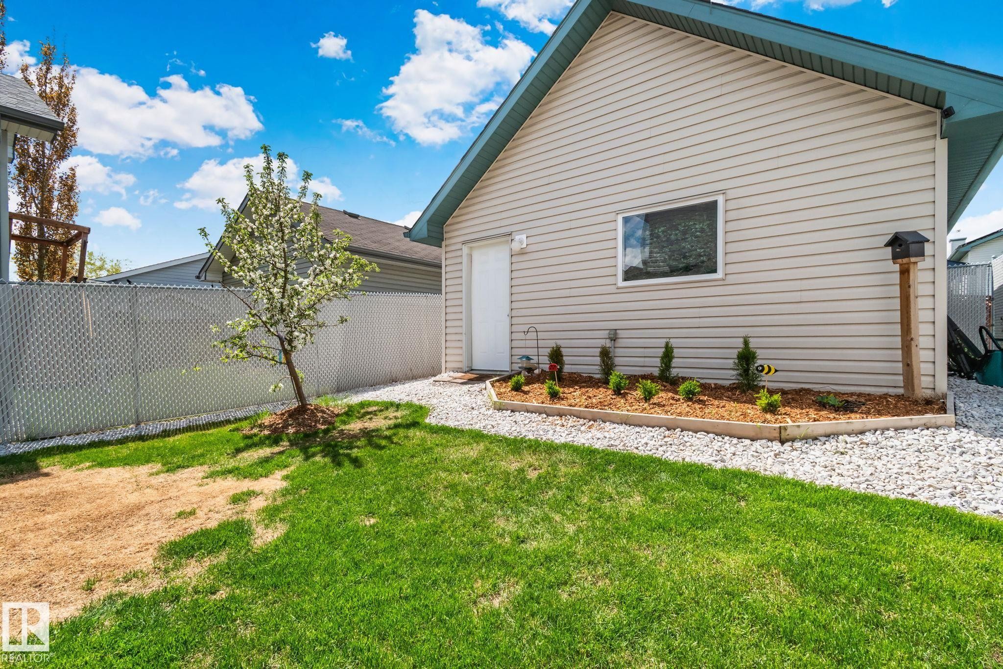 15608 44 Street, Edmonton, AB - Outdoor