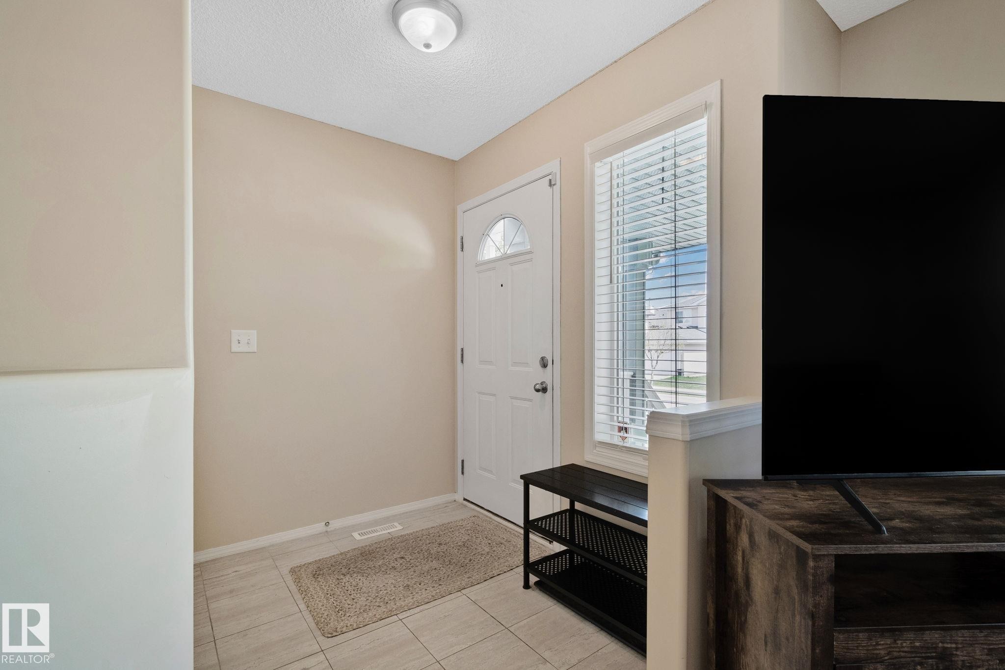 15608 44 Street, Edmonton, AB - Indoor Photo Showing Other Room