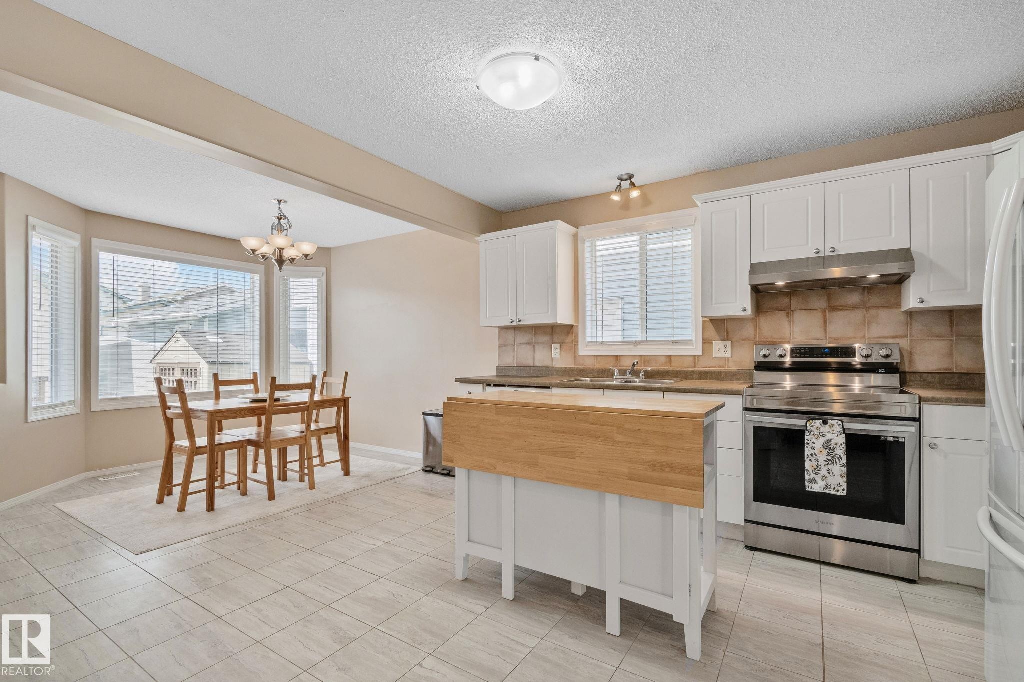 15608 44 Street, Edmonton, AB - Indoor