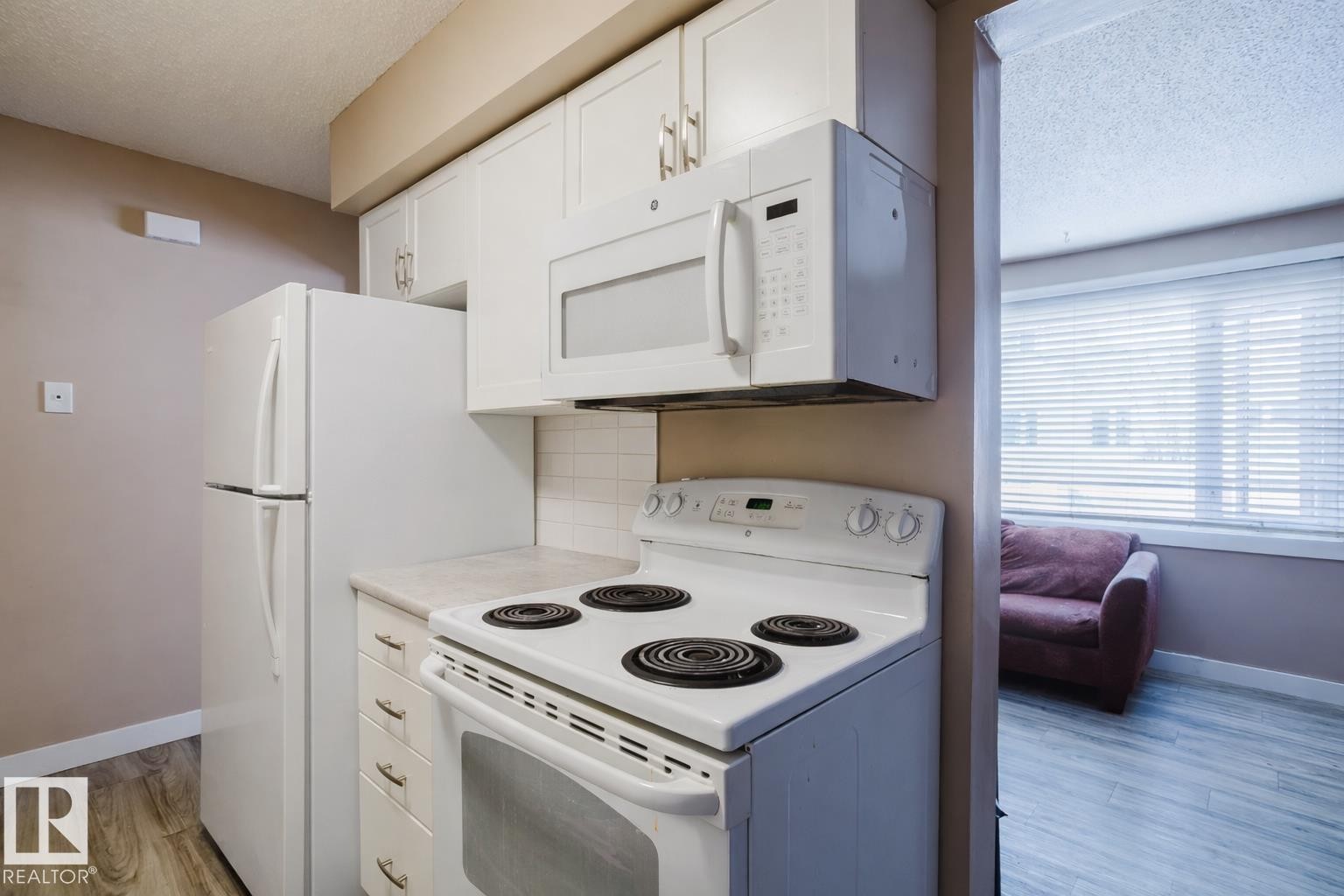 8 14120 80 Street, Edmonton, AB - Indoor Photo Showing Kitchen