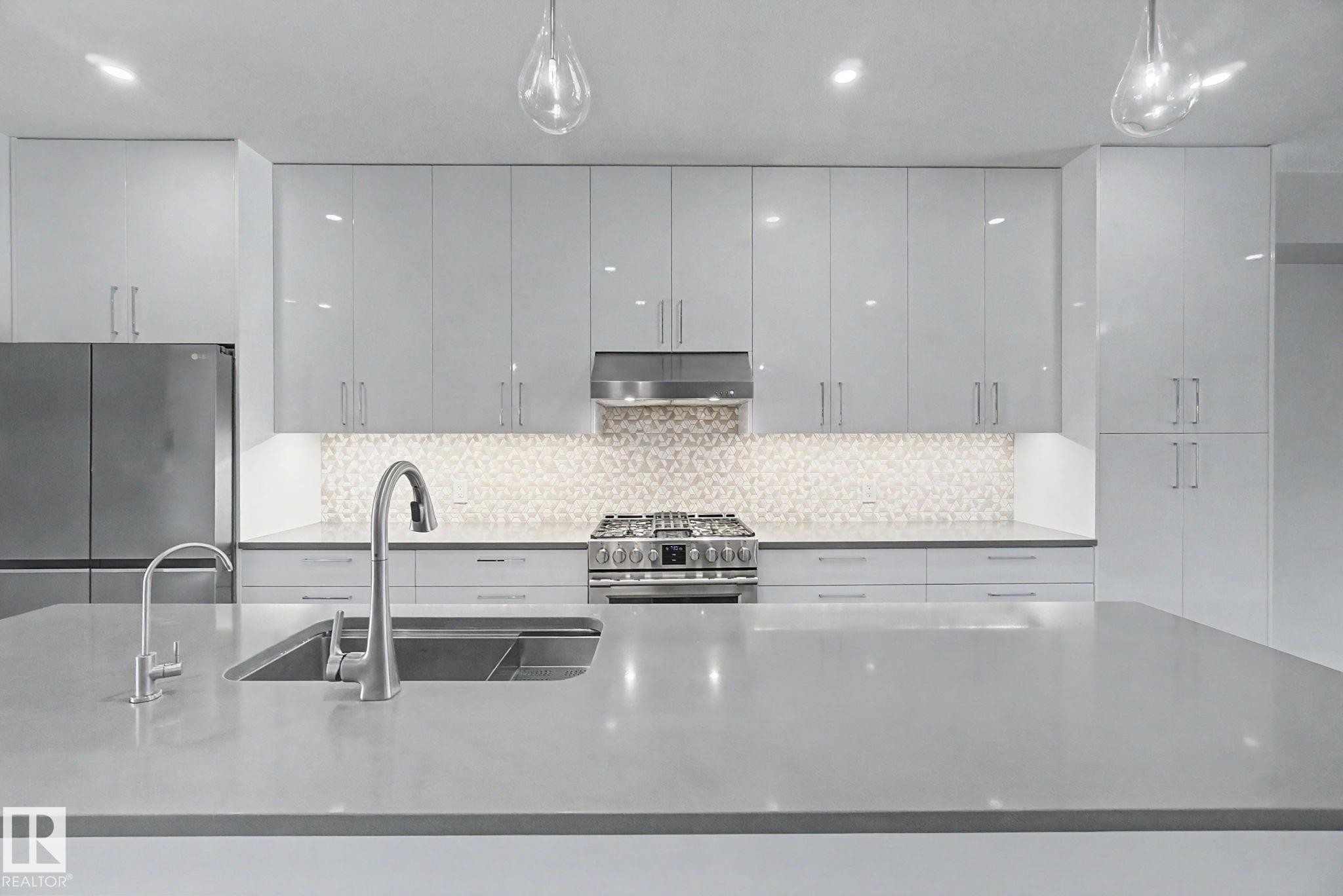 11430 75 Avenue, Edmonton, AB - Indoor Photo Showing Kitchen With Double Sink With Upgraded Kitchen