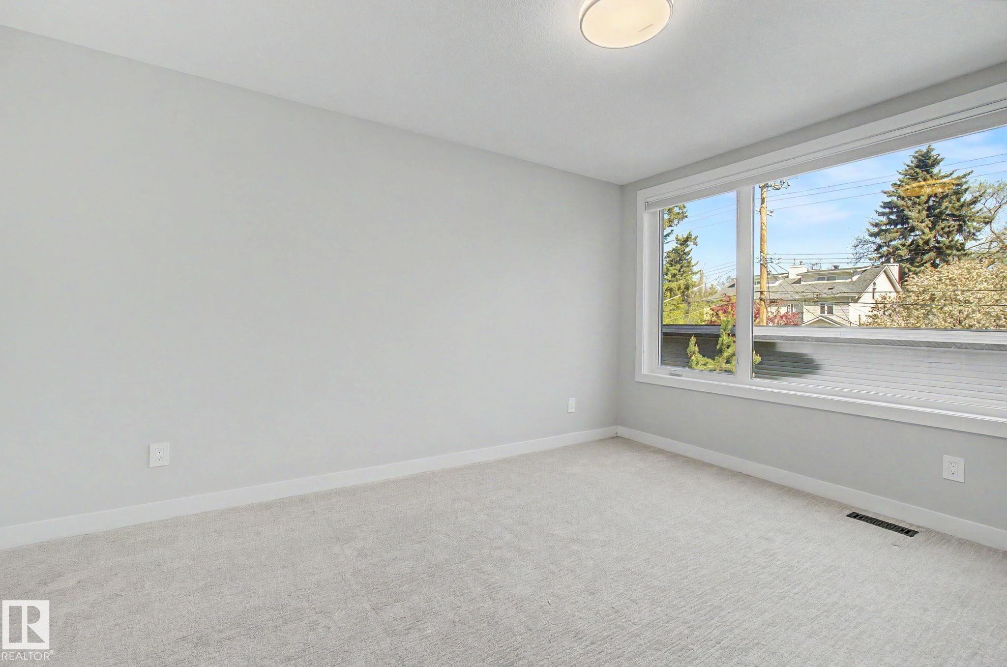 11430 75 Avenue, Edmonton, AB - Indoor Photo Showing Other Room
