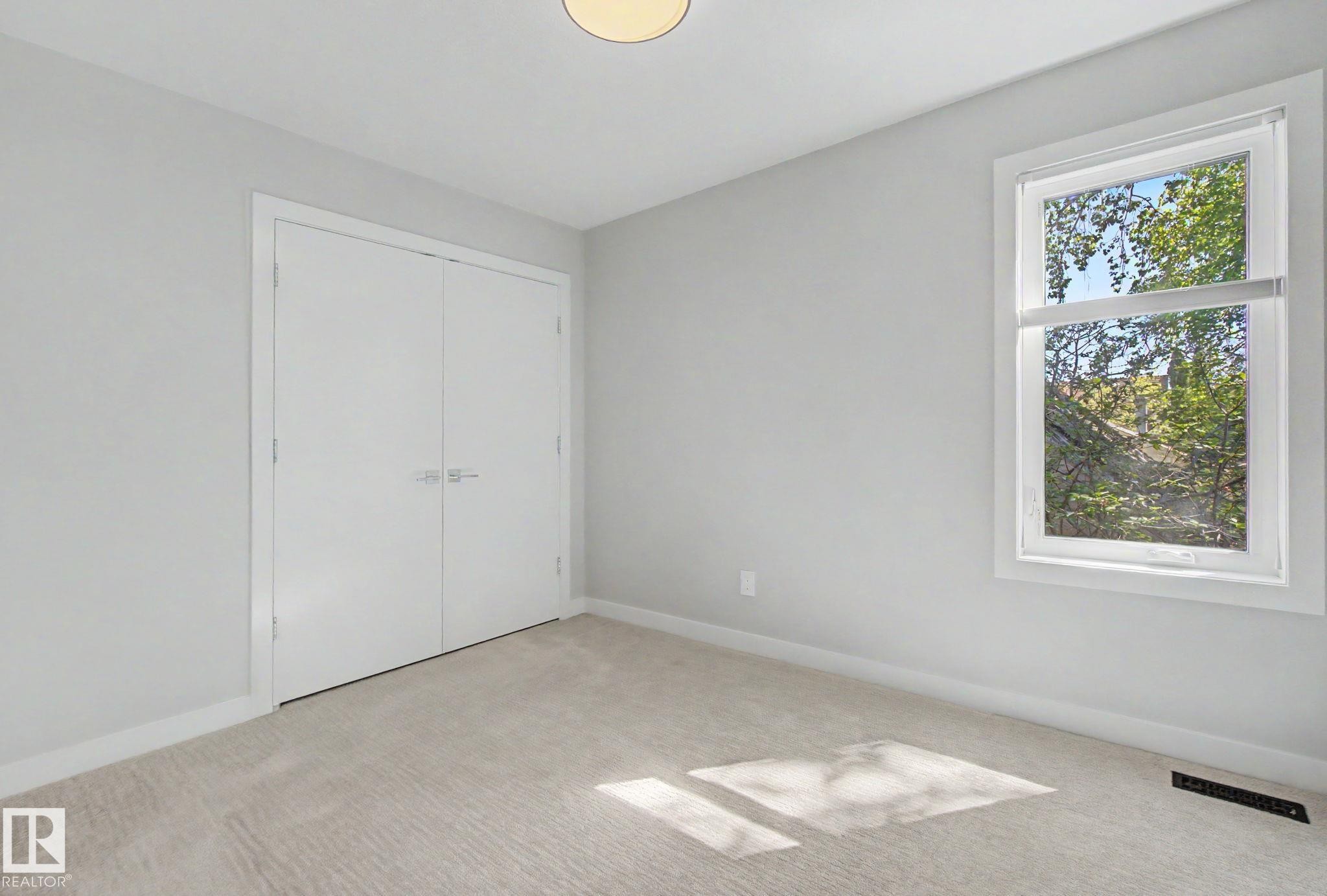 11430 75 Avenue, Edmonton, AB - Indoor Photo Showing Other Room