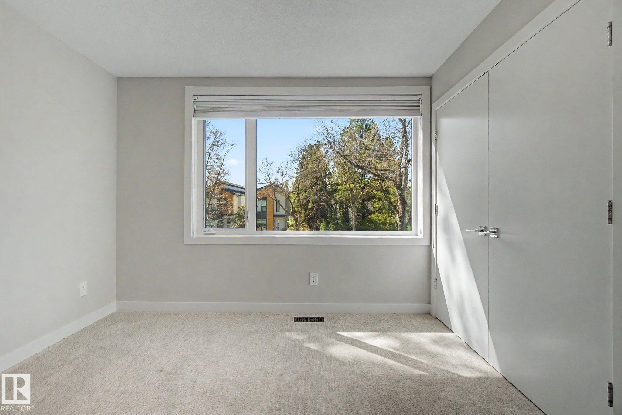 11430 75 Avenue, Edmonton, AB - Indoor Photo Showing Other Room