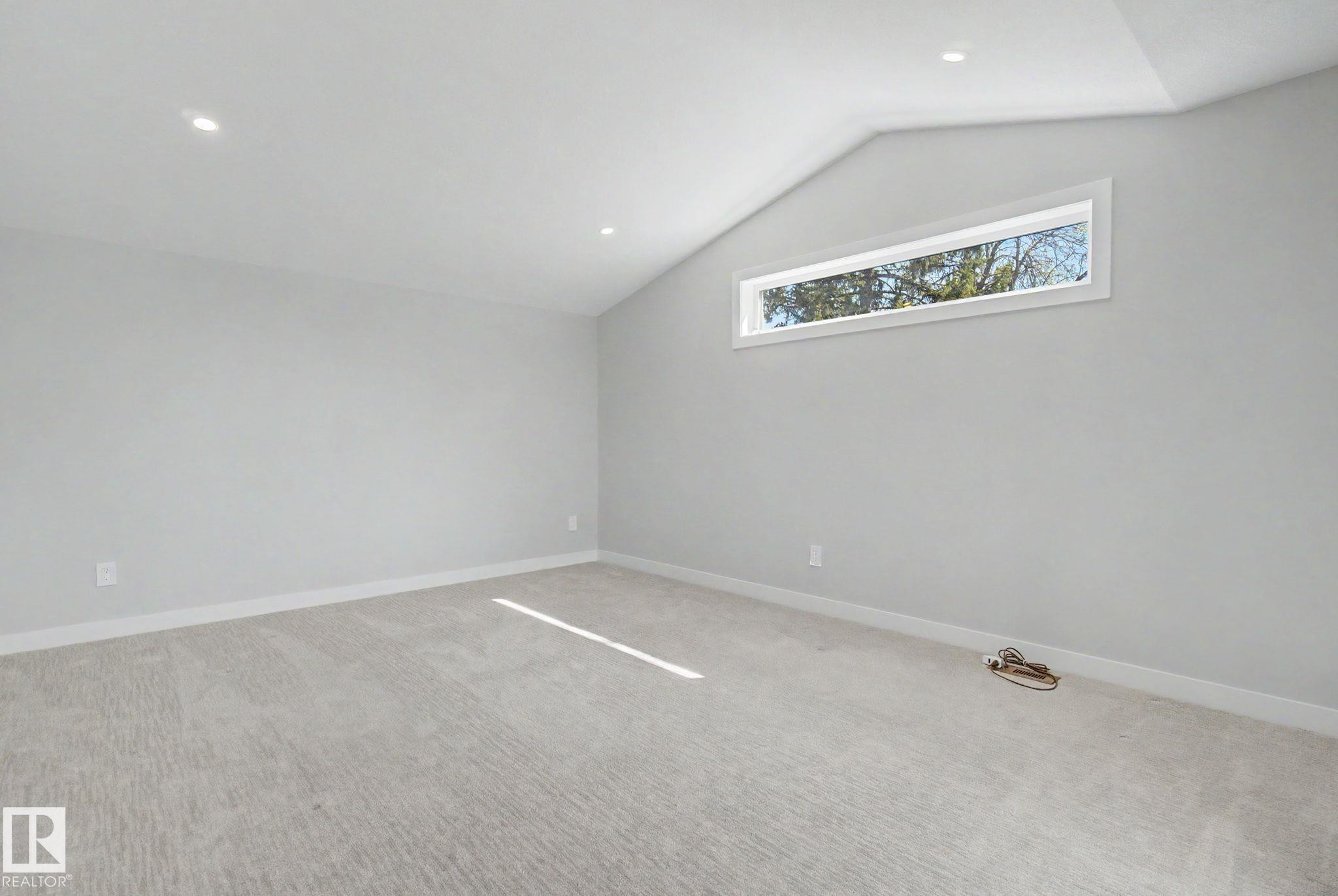 11430 75 Avenue, Edmonton, AB - Indoor Photo Showing Other Room