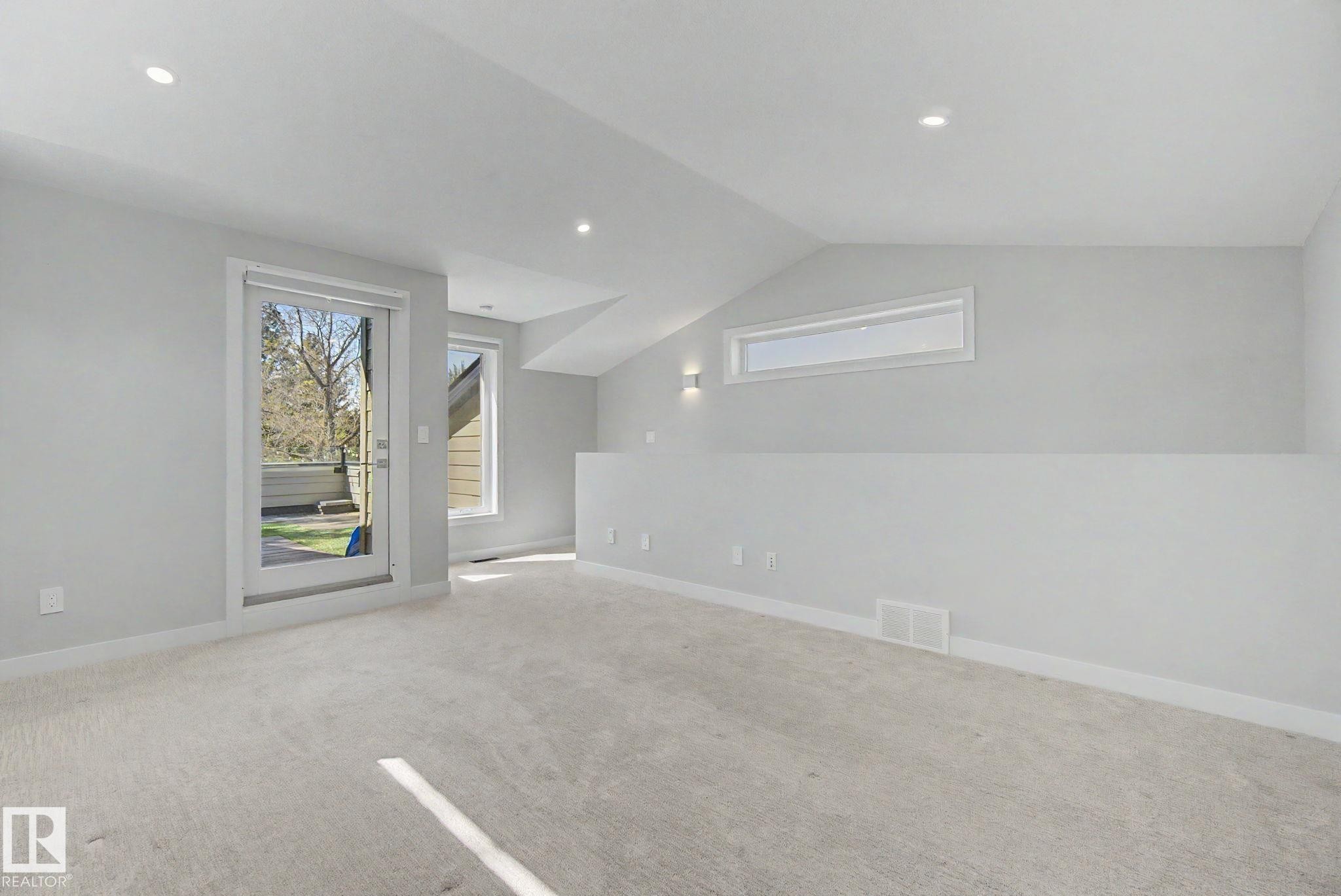 11430 75 Avenue, Edmonton, AB - Indoor Photo Showing Other Room