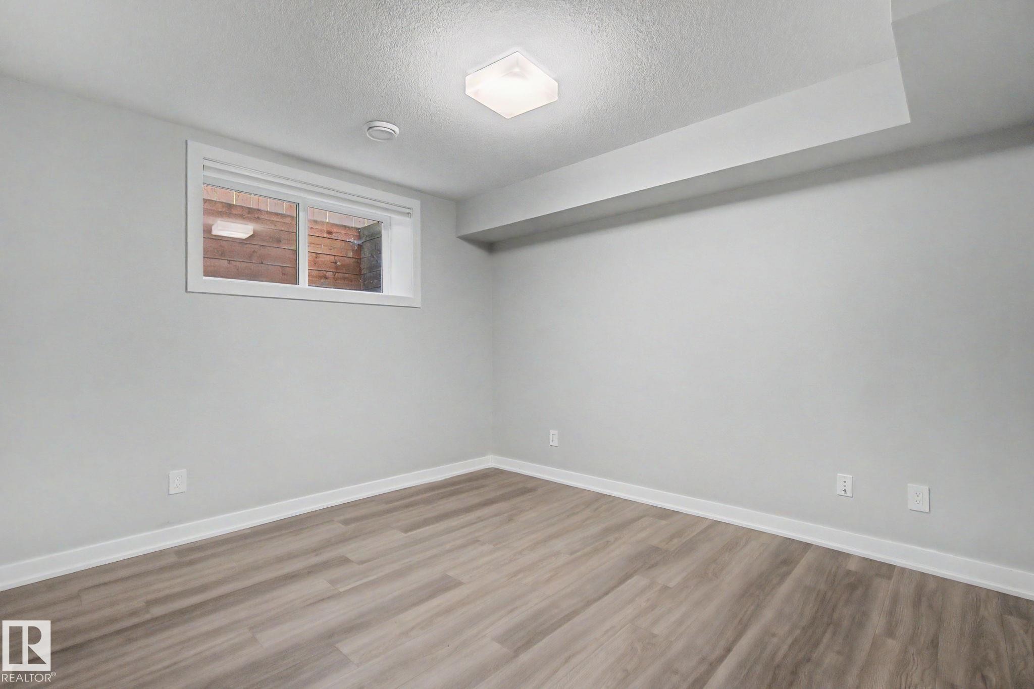 11430 75 Avenue, Edmonton, AB - Indoor Photo Showing Other Room