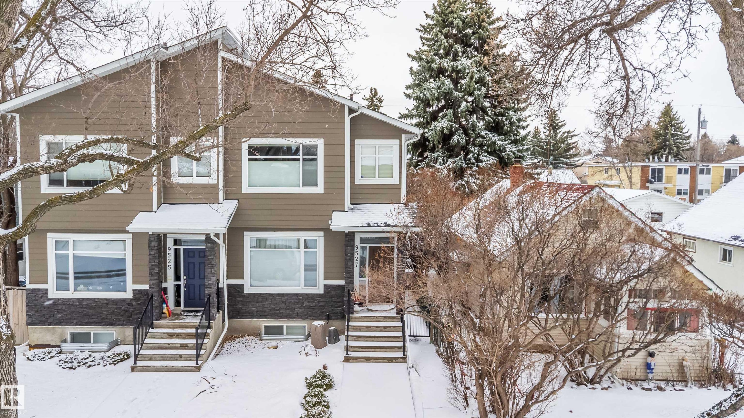 9527 75 Avenue, Edmonton, AB - Outdoor With Facade