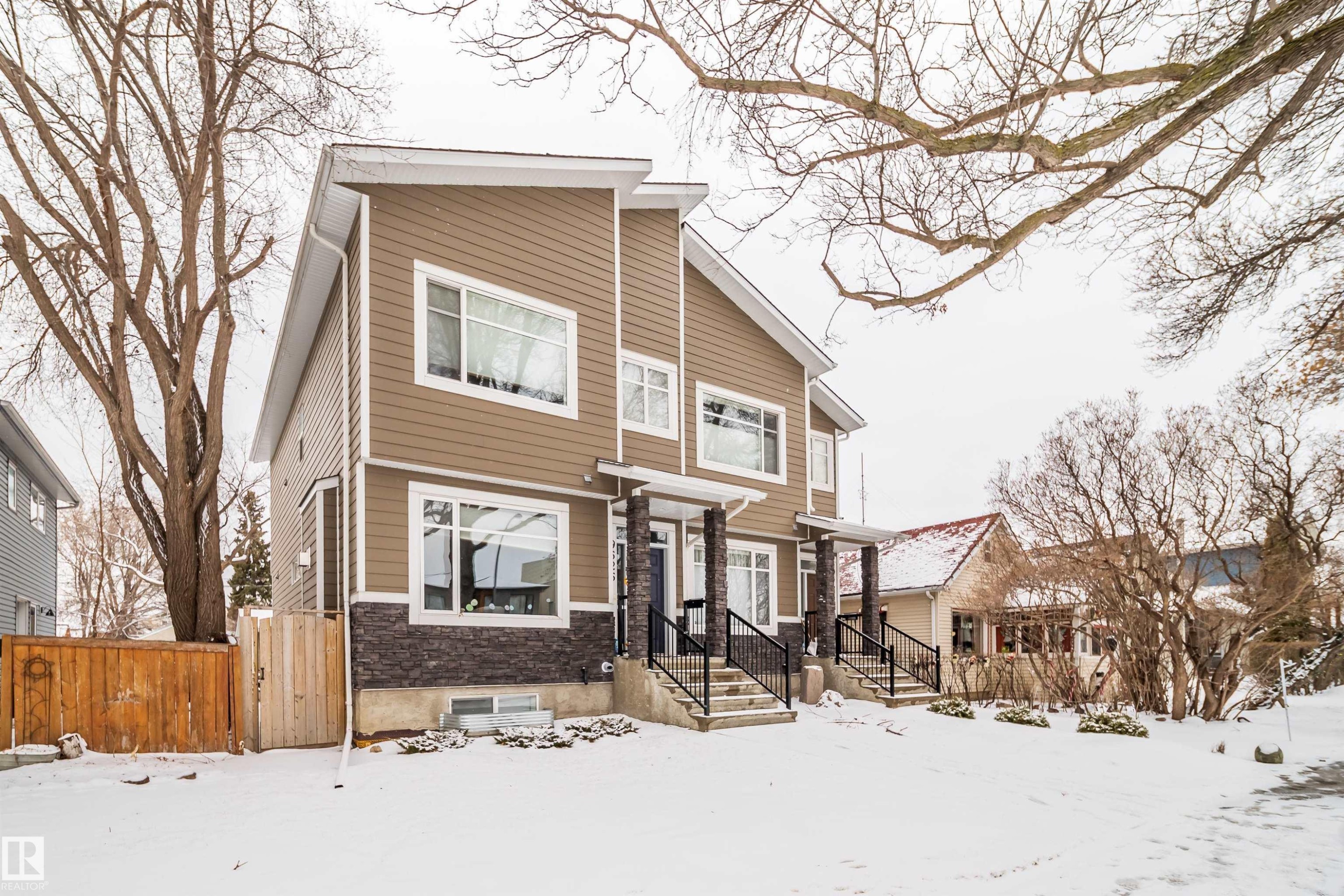 9527 75 Avenue, Edmonton, AB - Outdoor