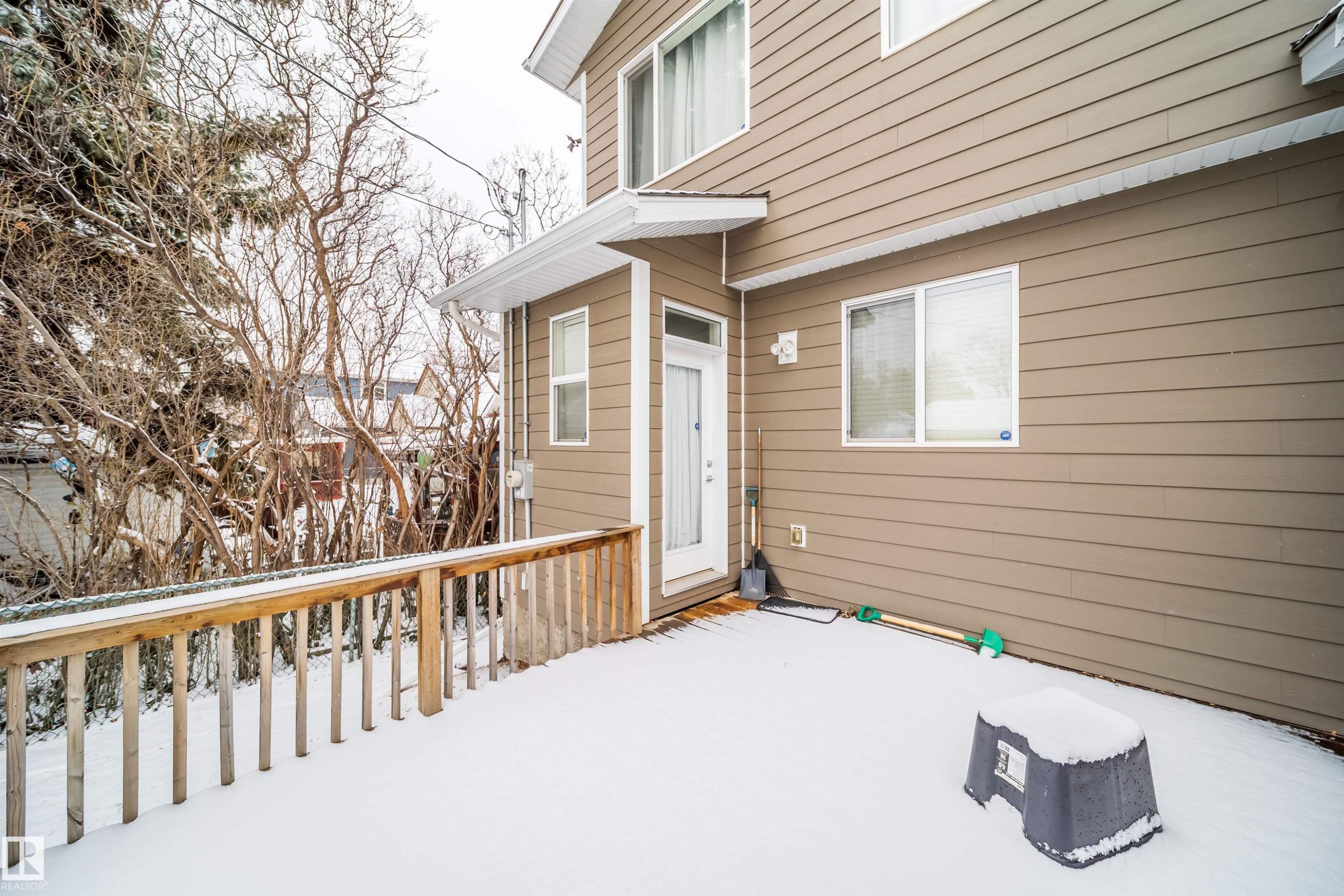 9527 75 Avenue, Edmonton, AB - Outdoor With Exterior
