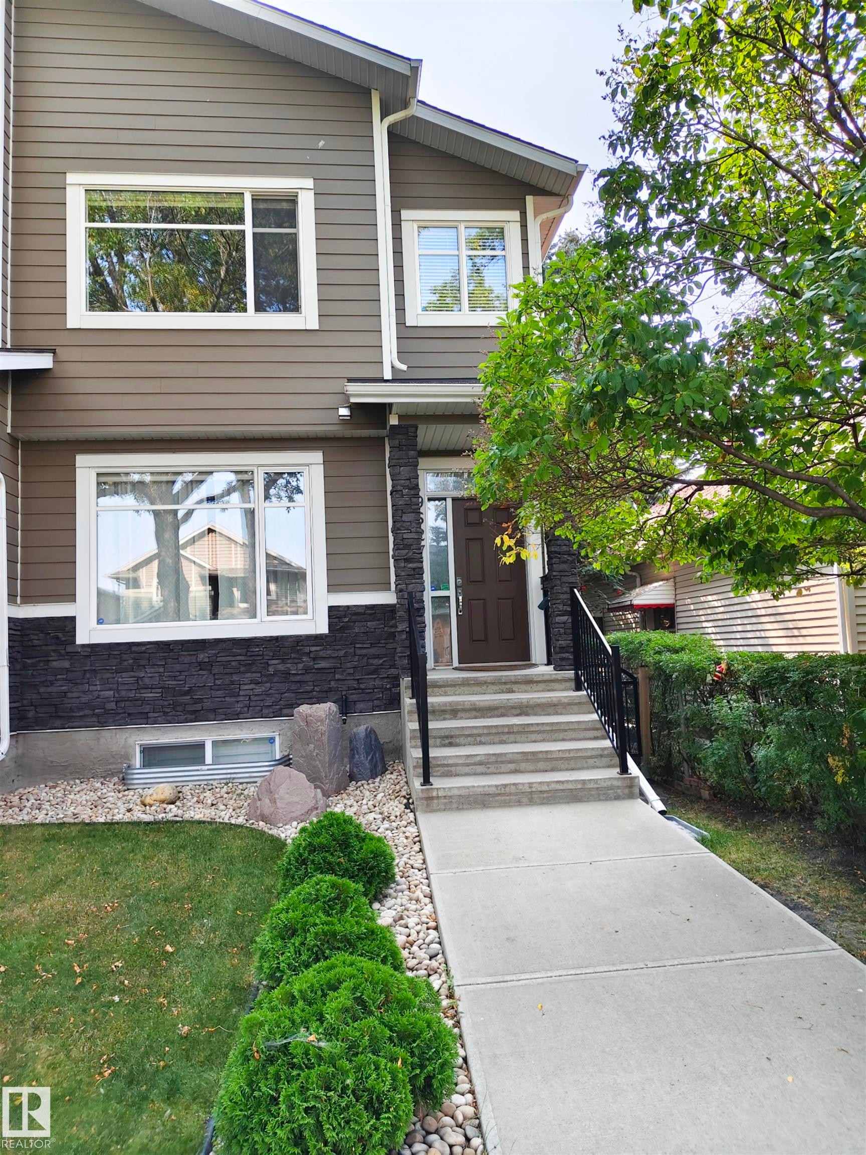 9527 75 Avenue, Edmonton, AB - Outdoor
