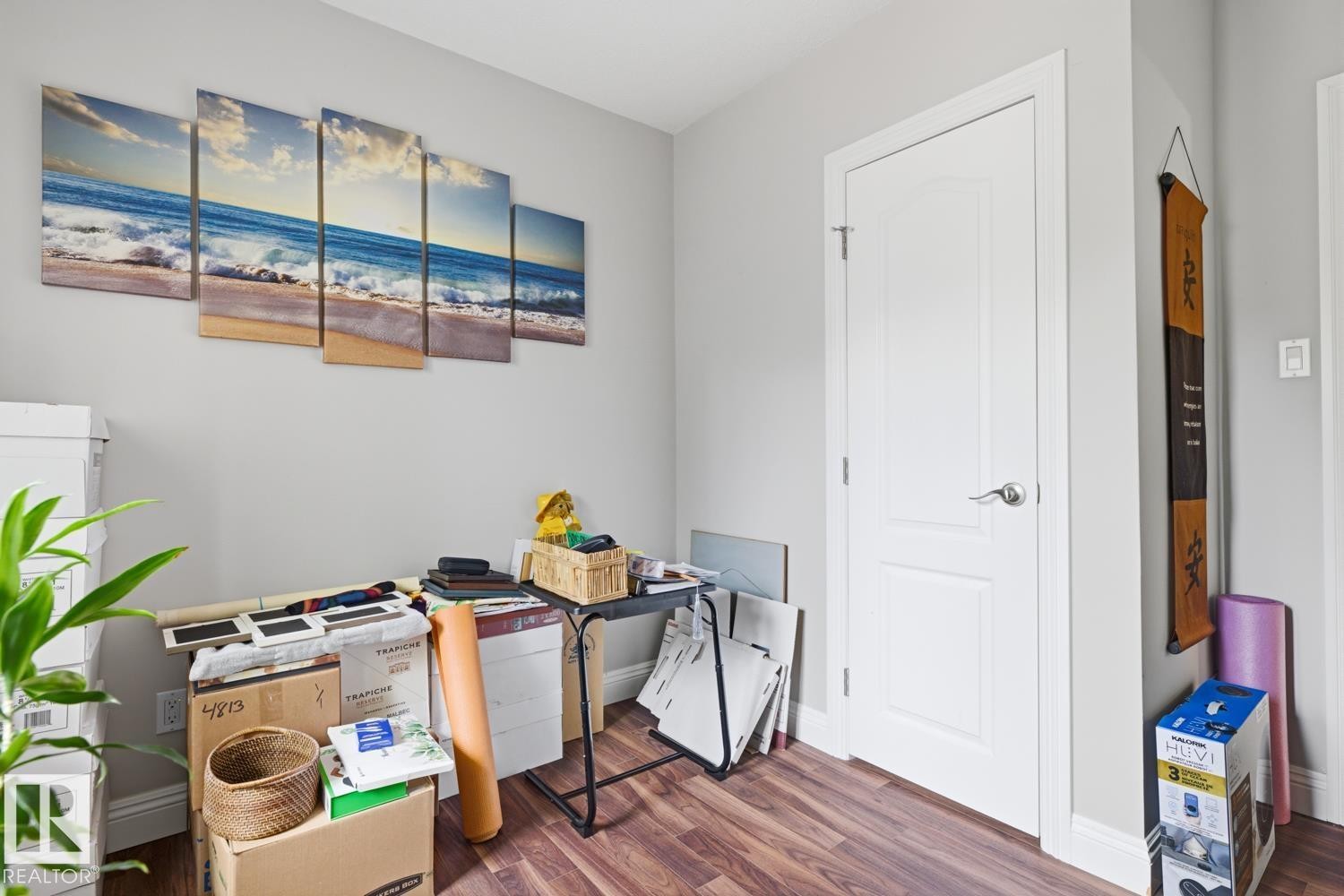 8754 Strathearn Drive Nw, Edmonton, AB - Indoor