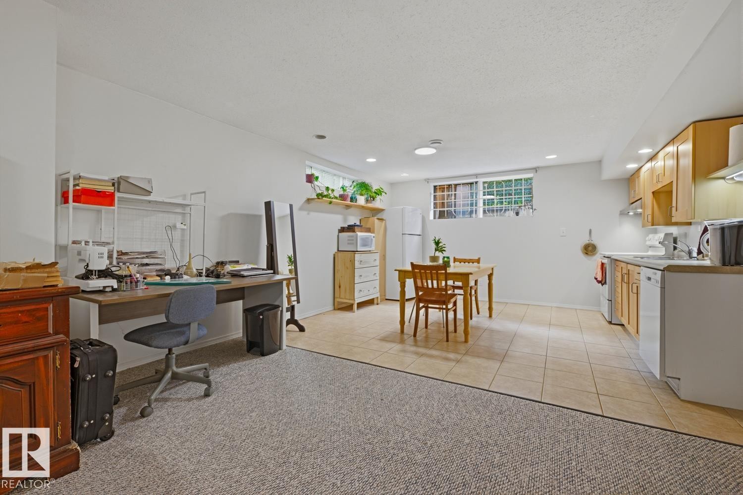 8754 Strathearn Drive Nw, Edmonton, AB - Indoor Photo Showing Other Room