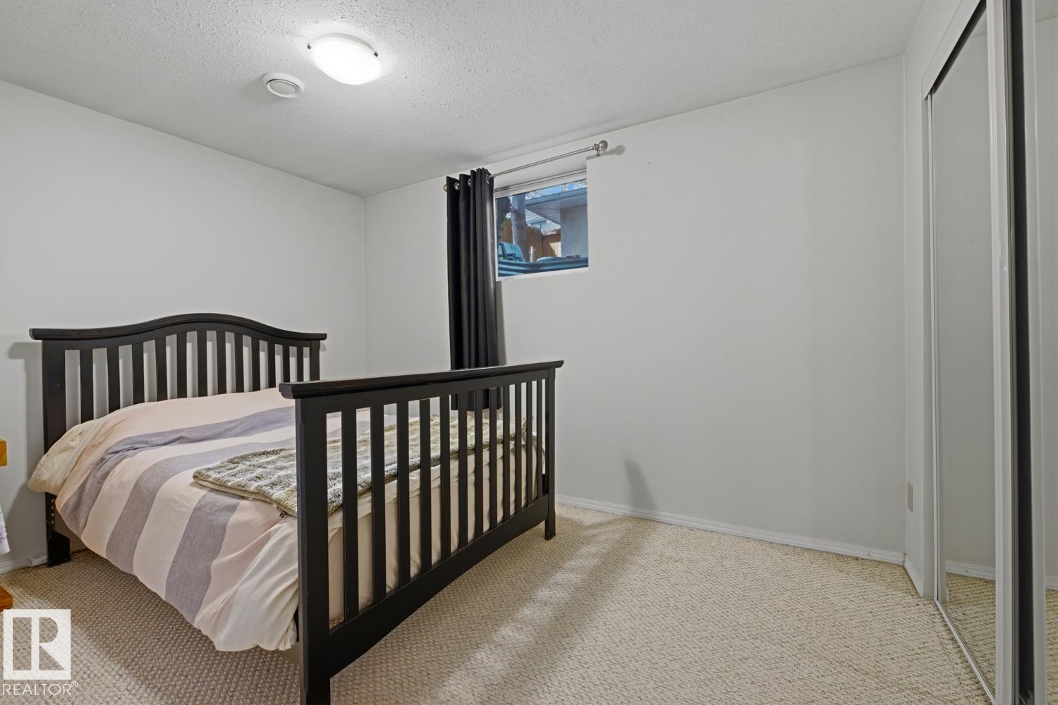 8754 Strathearn Drive Nw, Edmonton, AB - Indoor Photo Showing Bedroom