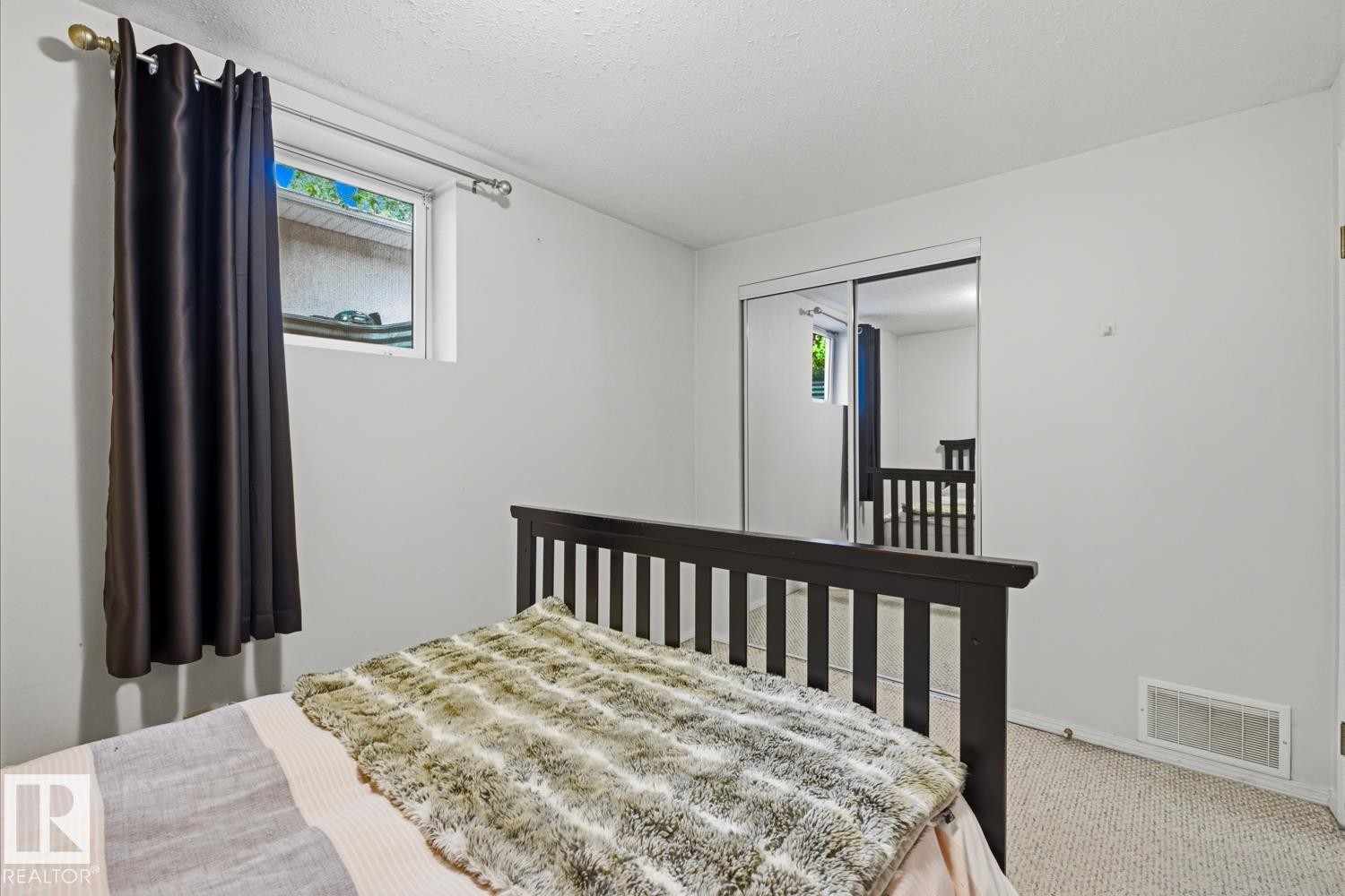 8754 Strathearn Drive Nw, Edmonton, AB - Indoor Photo Showing Bedroom
