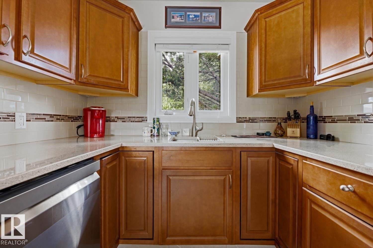 8754 Strathearn Drive Nw, Edmonton, AB - Indoor Photo Showing Kitchen