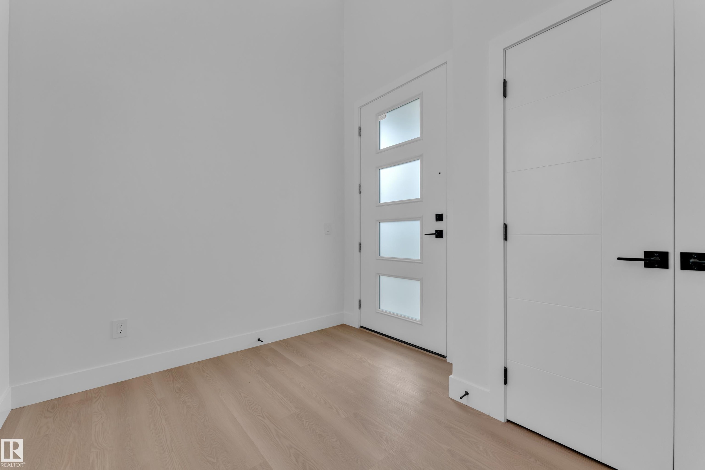 12 Cobblestone Gate, Spruce Grove, AB - Indoor Photo Showing Other Room