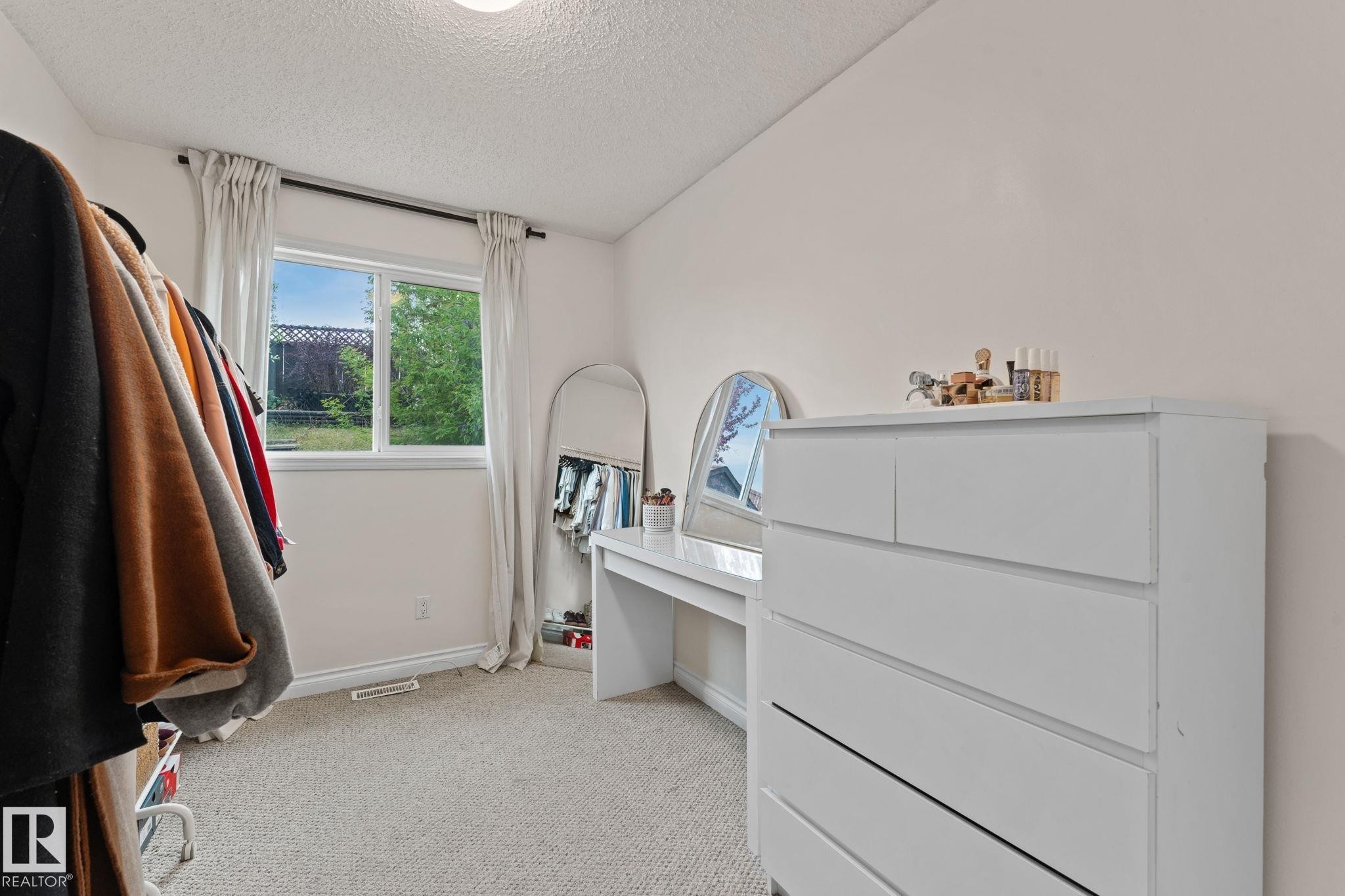 4621 126 Avenue, Edmonton, AB - Indoor