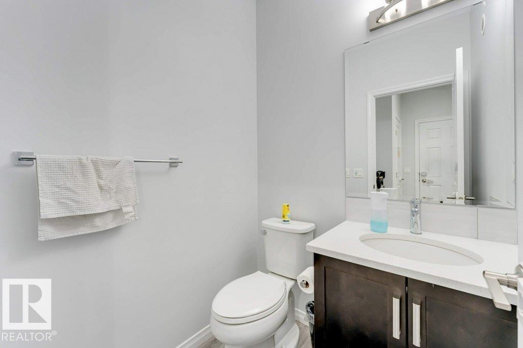 1305 Darby Way, Edmonton, AB - Indoor Photo Showing Bathroom