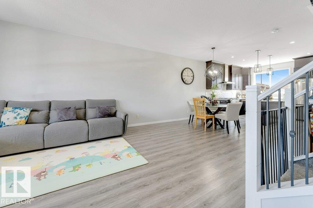 1305 Darby Way, Edmonton, AB - Indoor