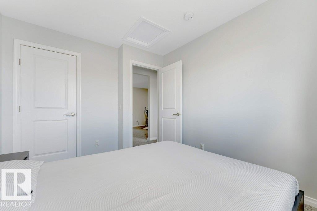 1305 Darby Way, Edmonton, AB - Indoor Photo Showing Bedroom