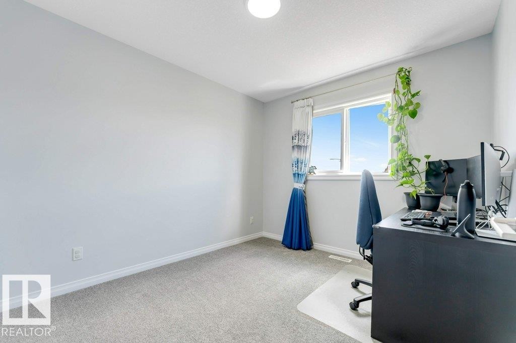 1305 Darby Way, Edmonton, AB - Indoor