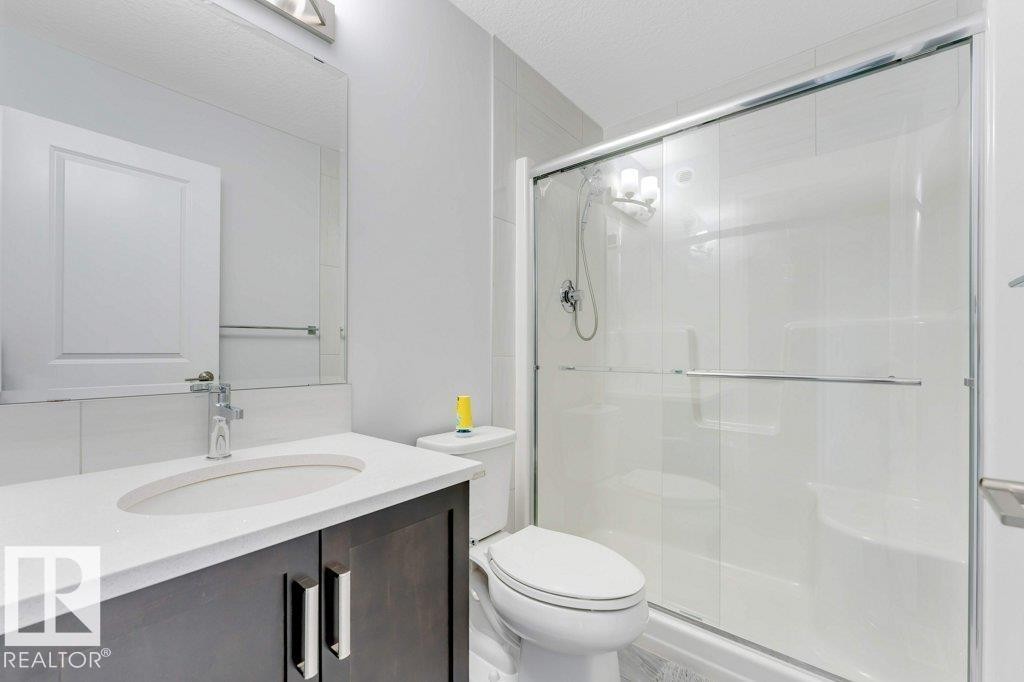1305 Darby Way, Edmonton, AB - Indoor Photo Showing Bathroom