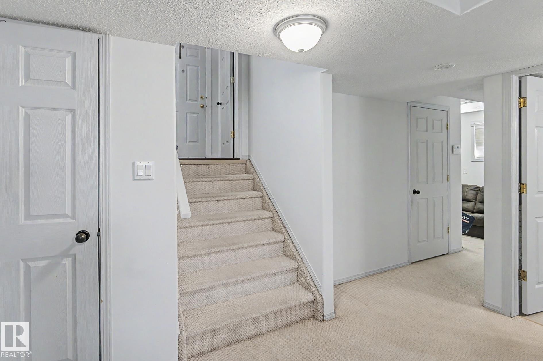 7565 165A Avenue, Edmonton, AB - Indoor Photo Showing Bathroom