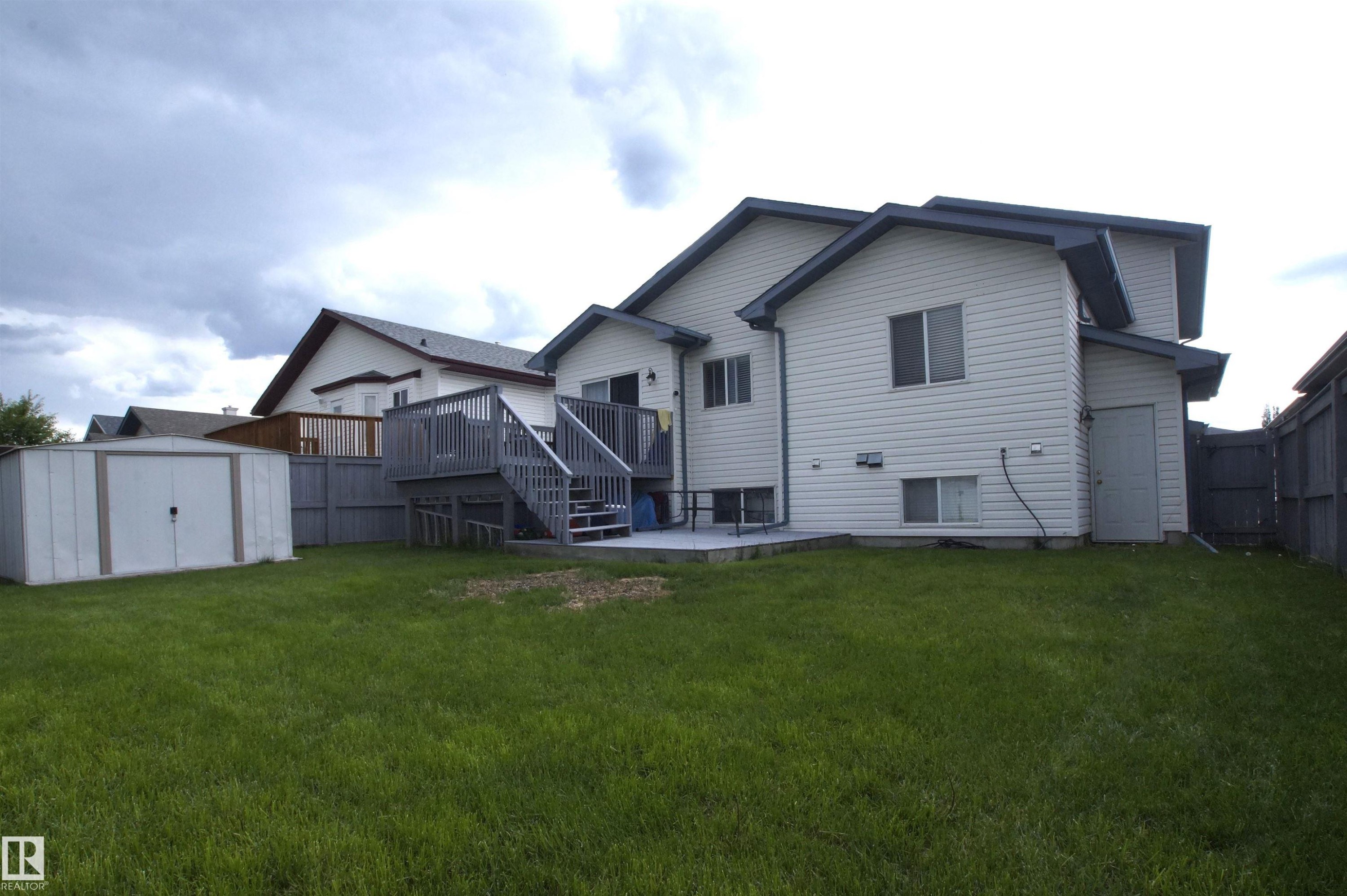 7565 165A Avenue, Edmonton, AB - Outdoor