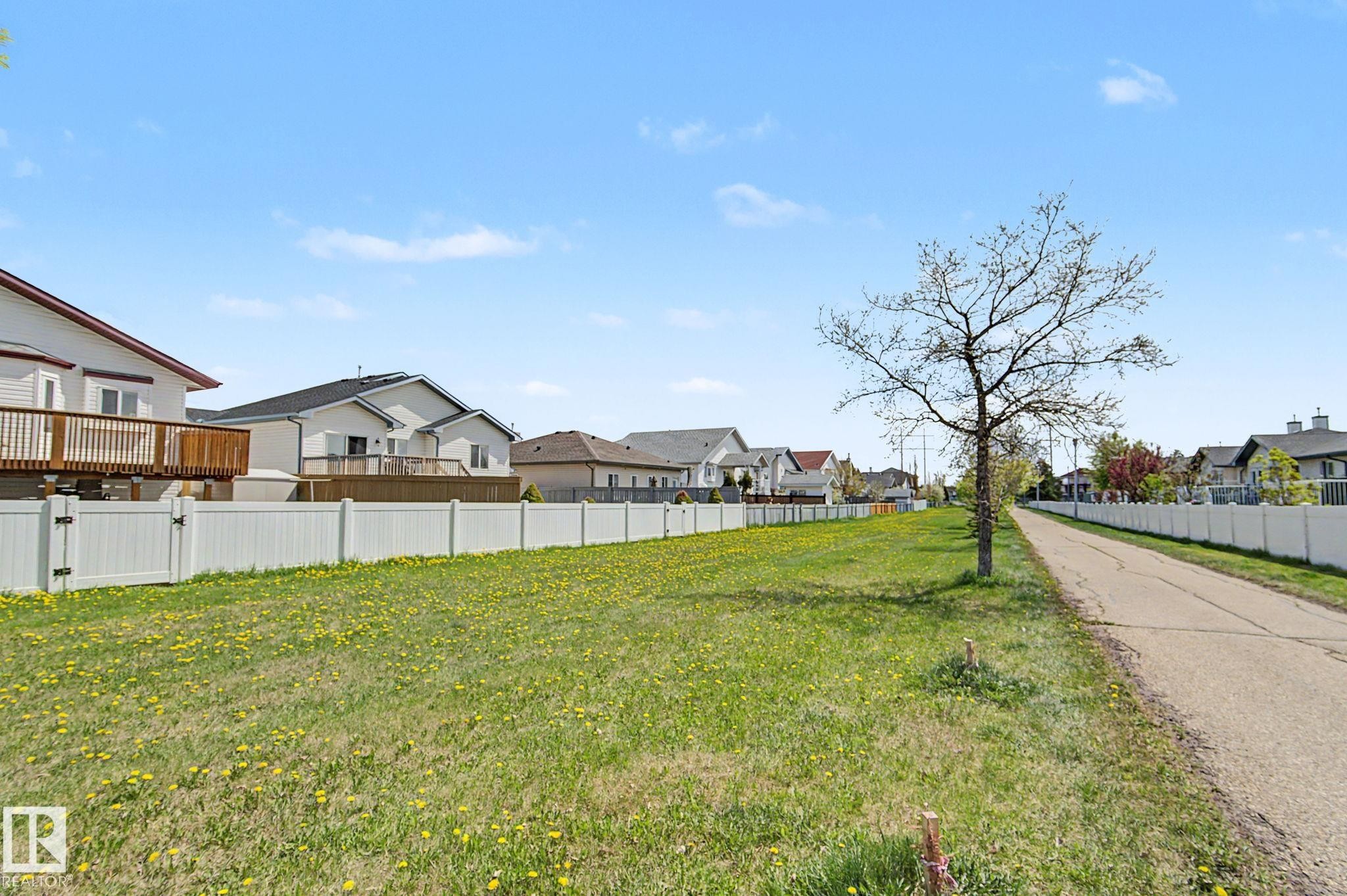 7565 165A Avenue, Edmonton, AB - Outdoor