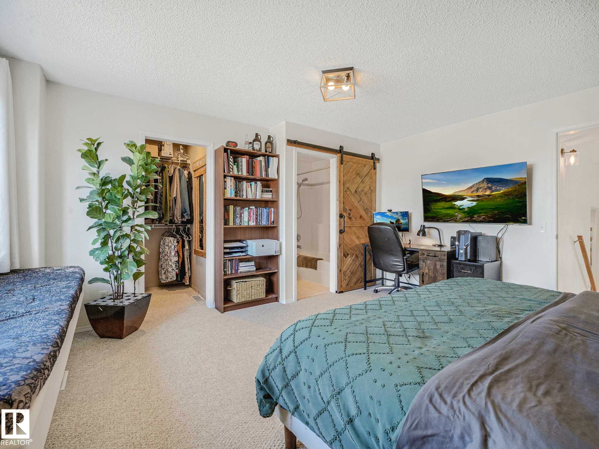 3608 130 Avenue, Edmonton, AB - Indoor Photo Showing Bedroom