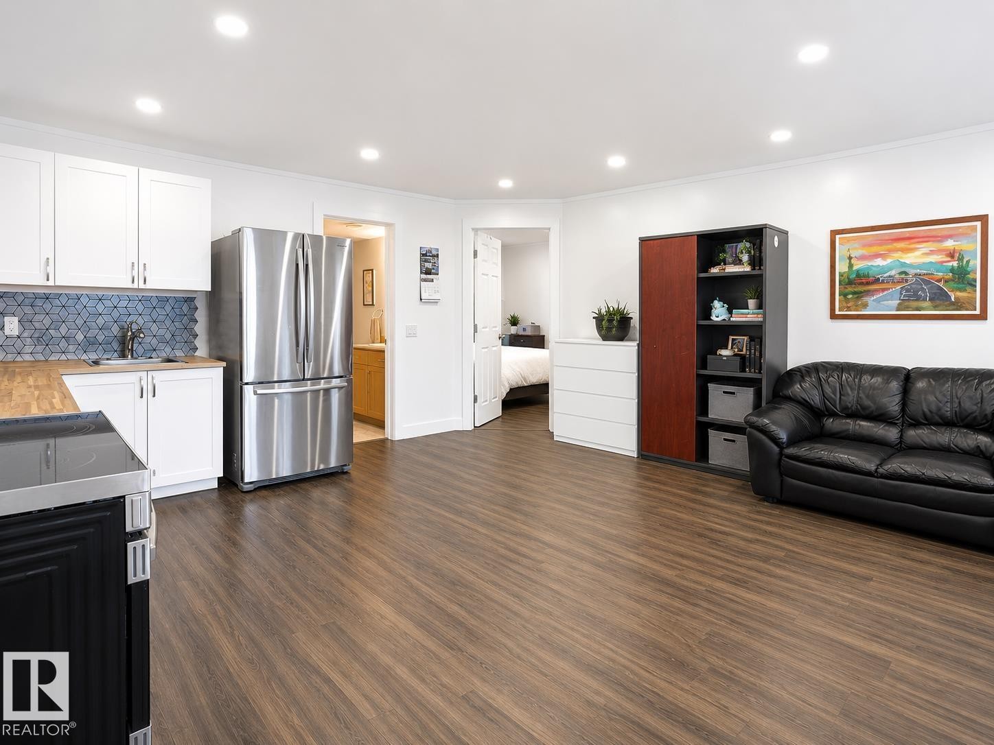 3608 130 Avenue, Edmonton, AB - Indoor