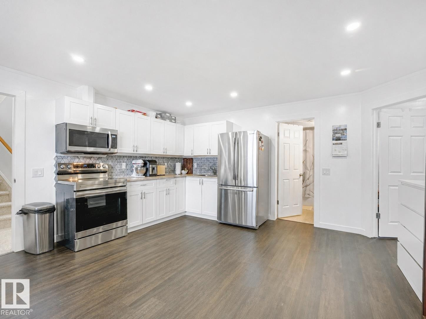 3608 130 Avenue, Edmonton, AB - Indoor Photo Showing Kitchen With Stainless Steel Kitchen With Upgraded Kitchen