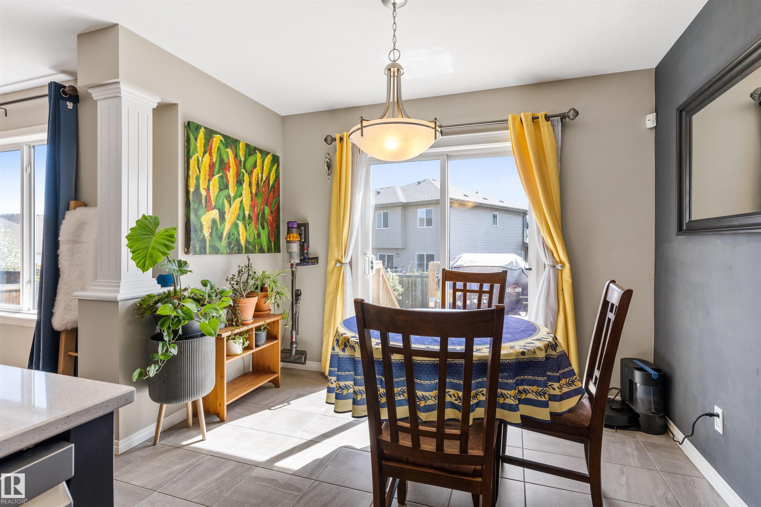 12827 207 Street, Edmonton, AB - Indoor Photo Showing Dining Room