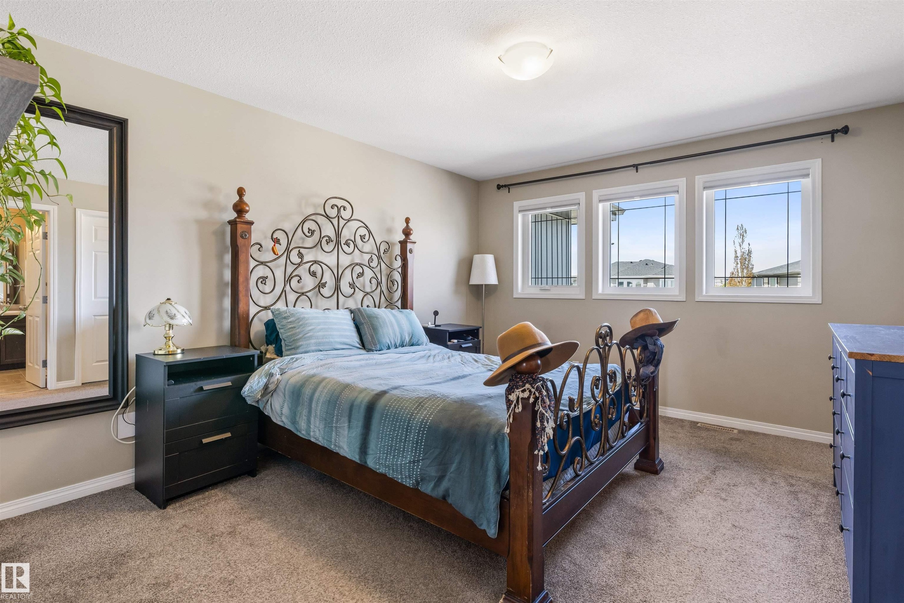 12827 207 Street, Edmonton, AB - Indoor Photo Showing Bedroom