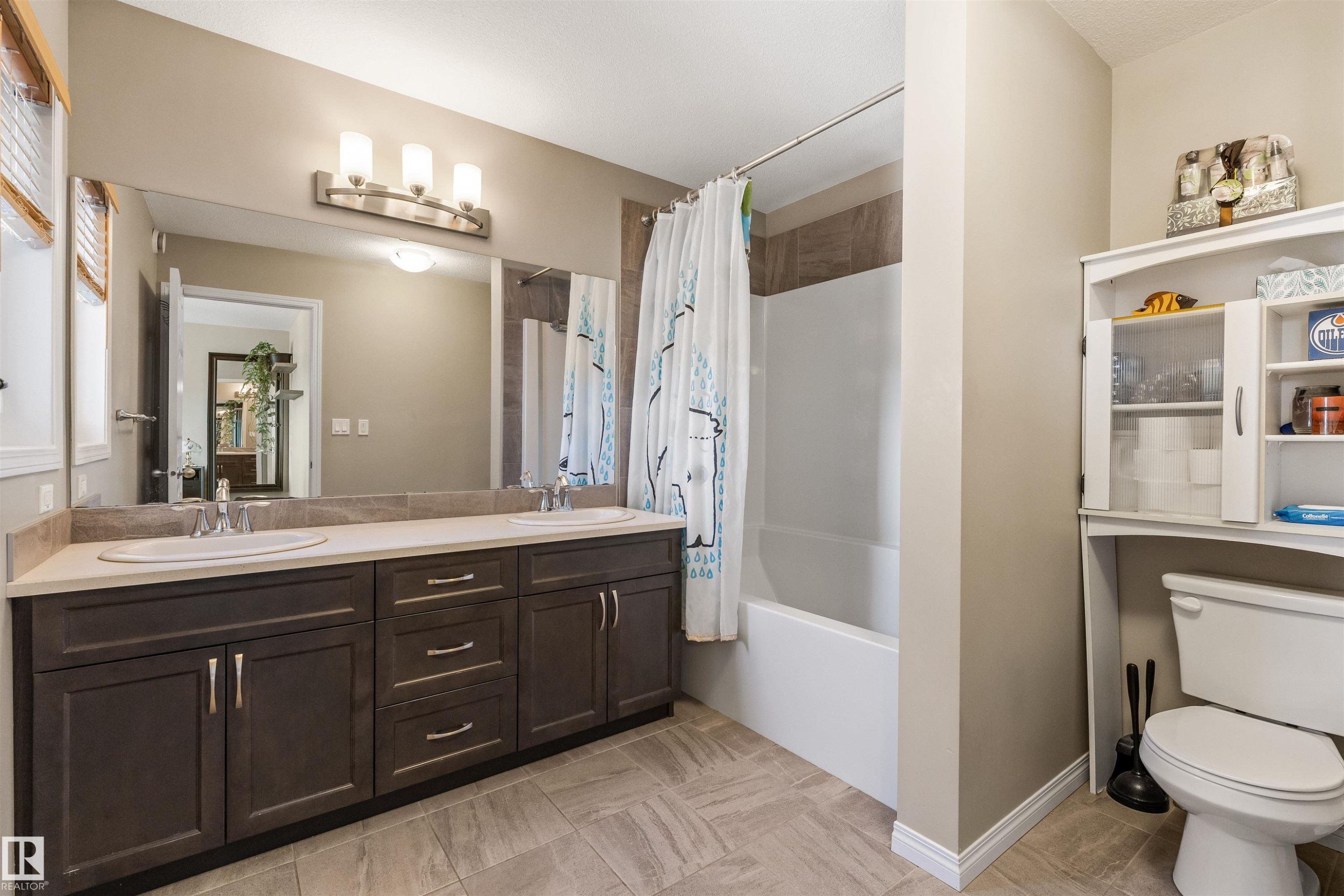 12827 207 Street, Edmonton, AB - Indoor Photo Showing Bathroom